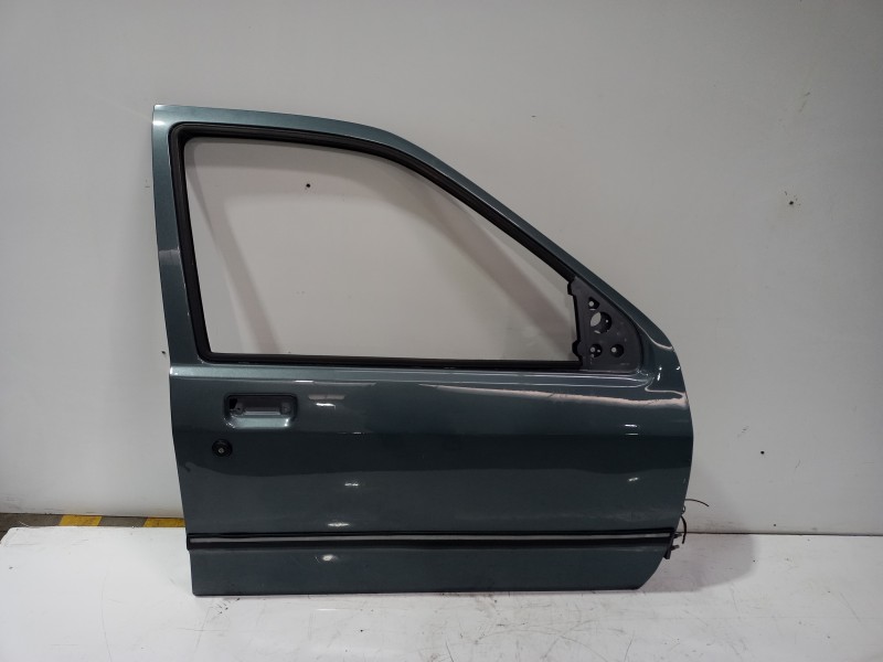 Recambio de puerta delantera derecha para ford sierra berlina brillant referencia OEM IAM 1661891 / 1661890  