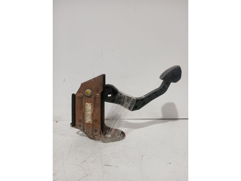 Recambio de pedal embrague para seat ibiza iii (6l1) 1.4 tdi referencia OEM IAM 6Q1721059A  