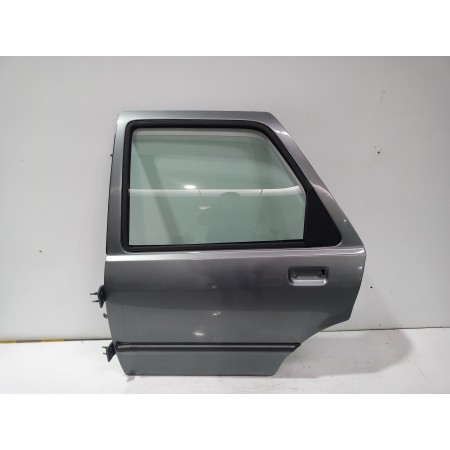 Recambio de puerta trasera izquierda para ford sierra berlina brillant referencia OEM IAM 1661896  