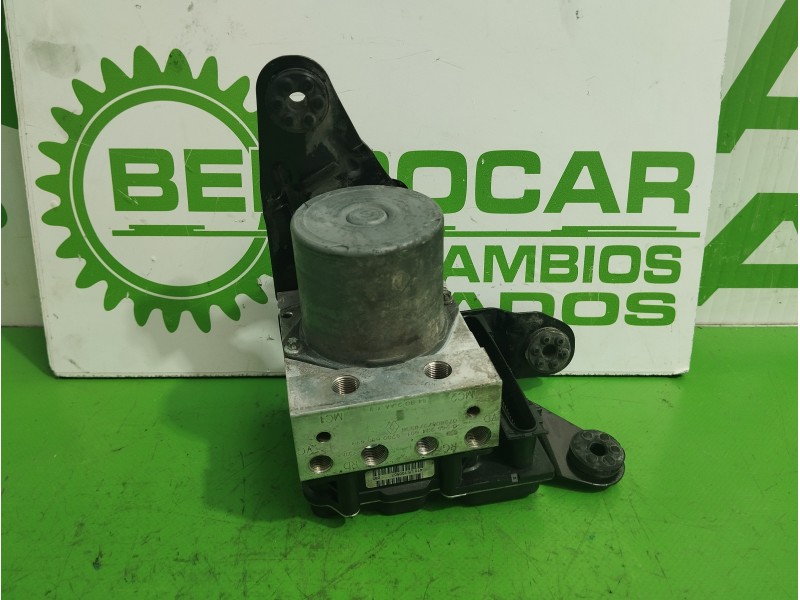 Recambio de abs para renault megane ii classic berlina 1.5 dci diesel referencia OEM IAM 8200685699  