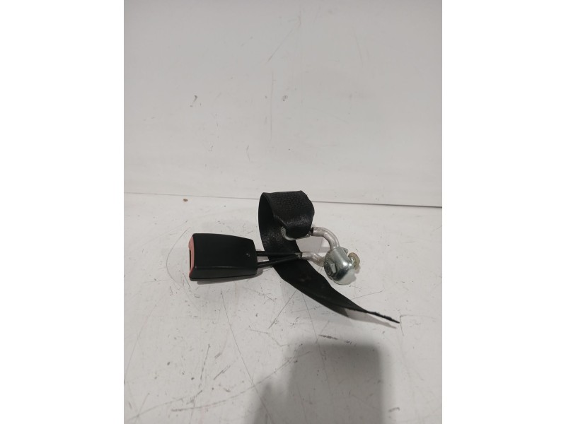 Recambio de enganche cinturon trasero derecho para seat ibiza iii (6l1) 1.4 tdi referencia OEM IAM 6Q0857740D  