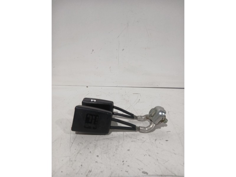 Recambio de enganche cinturon trasero izquierdo para seat ibiza iii (6l1) 1.4 tdi referencia OEM IAM 6Q0857488D  