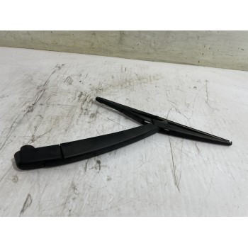 Recambio de brazo limpia trasero para opel corsa f edition referencia OEM IAM 80011247  