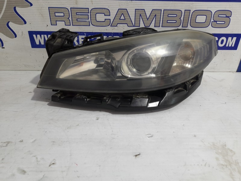 Recambio de faro izquierdo para renault laguna ii (bg0) 1.9 dci diesel fap referencia OEM IAM 8200555905  