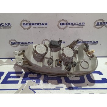 Recambio de faro derecho para kia carnival ii referencia OEM IAM OK53A51020  