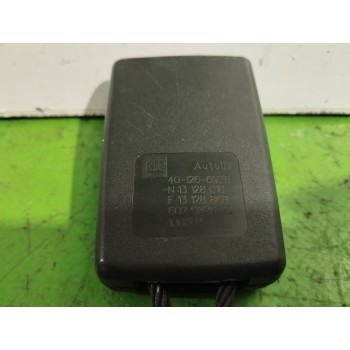 Recambio de enganche cinturon para opel astra h berlina essentia referencia OEM IAM 13128018  