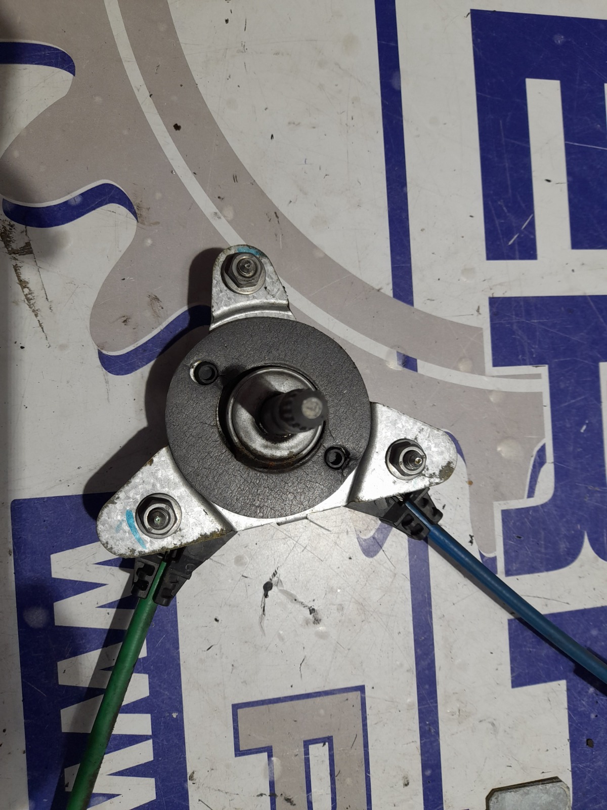 elevalunas_trasero_derecho_9673153880_peugeot_208_1_6_blue_hdi_fap