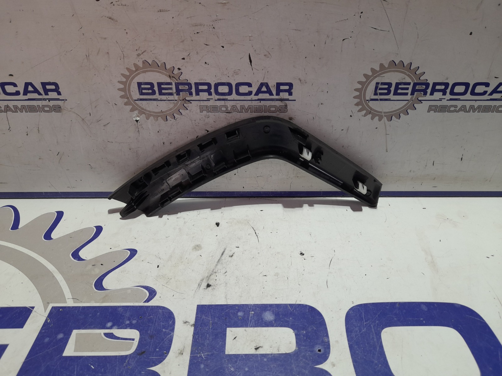 moldura_9676394977_peugeot_208_1_6_blue_hdi_fap