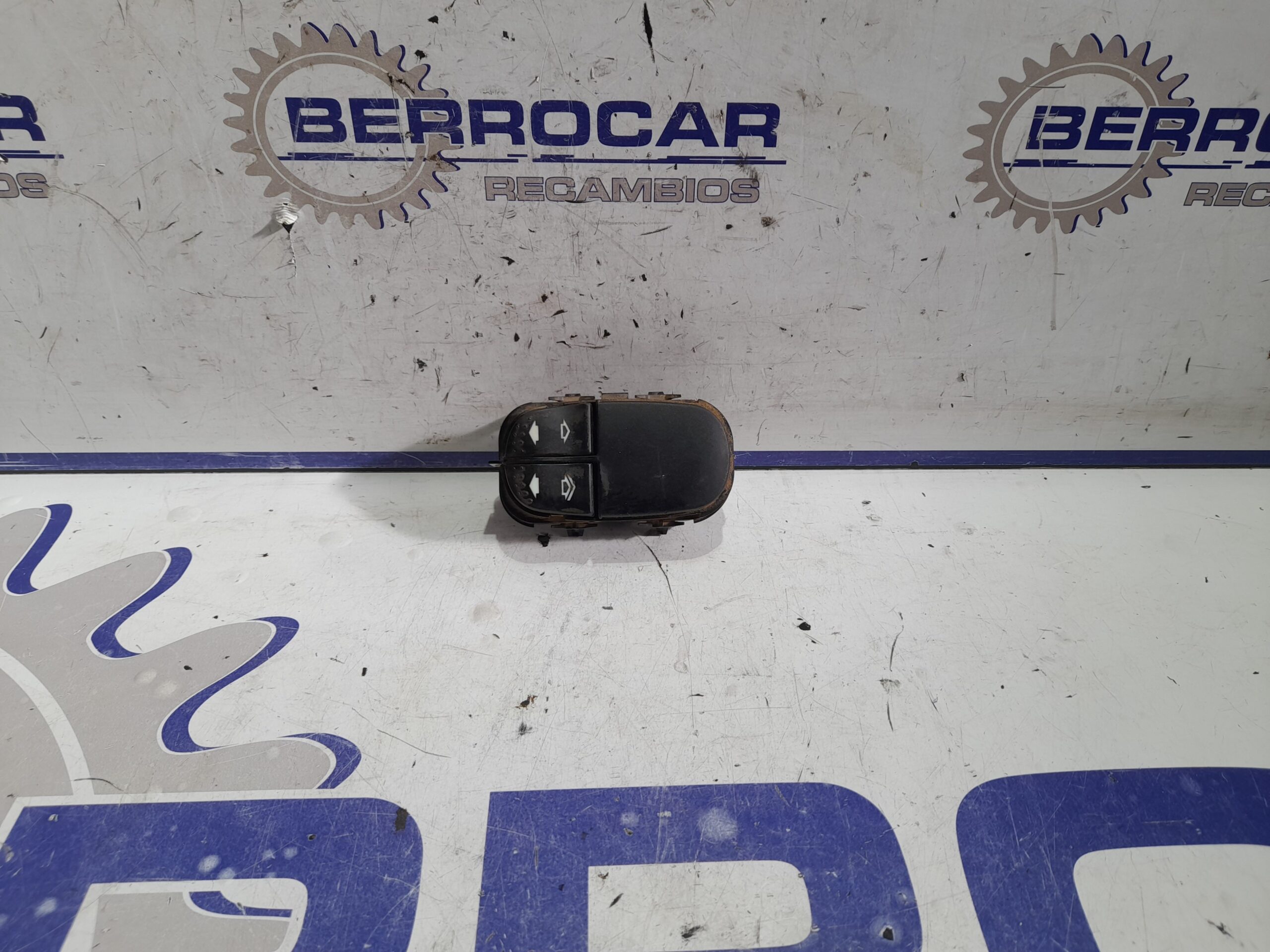 mando_elevalunas_delantero_izquierdo_03162310_ford_focus_berlina_cak_1_8_tddi_turbodiesel_cat