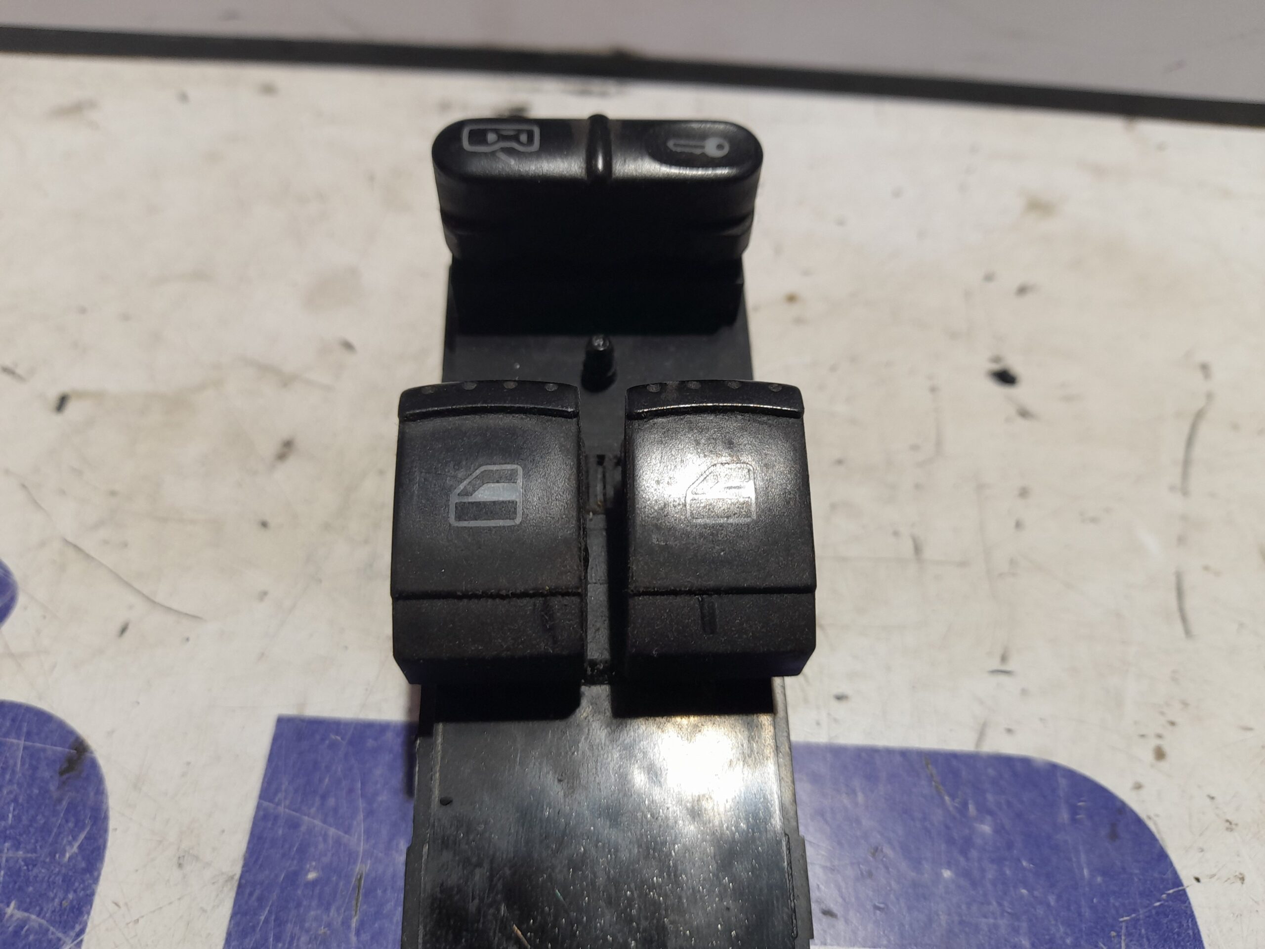 mando_elevalunas_delantero_izquierdo_1j3959857b_seat_leon_1m1_1_9_tdi