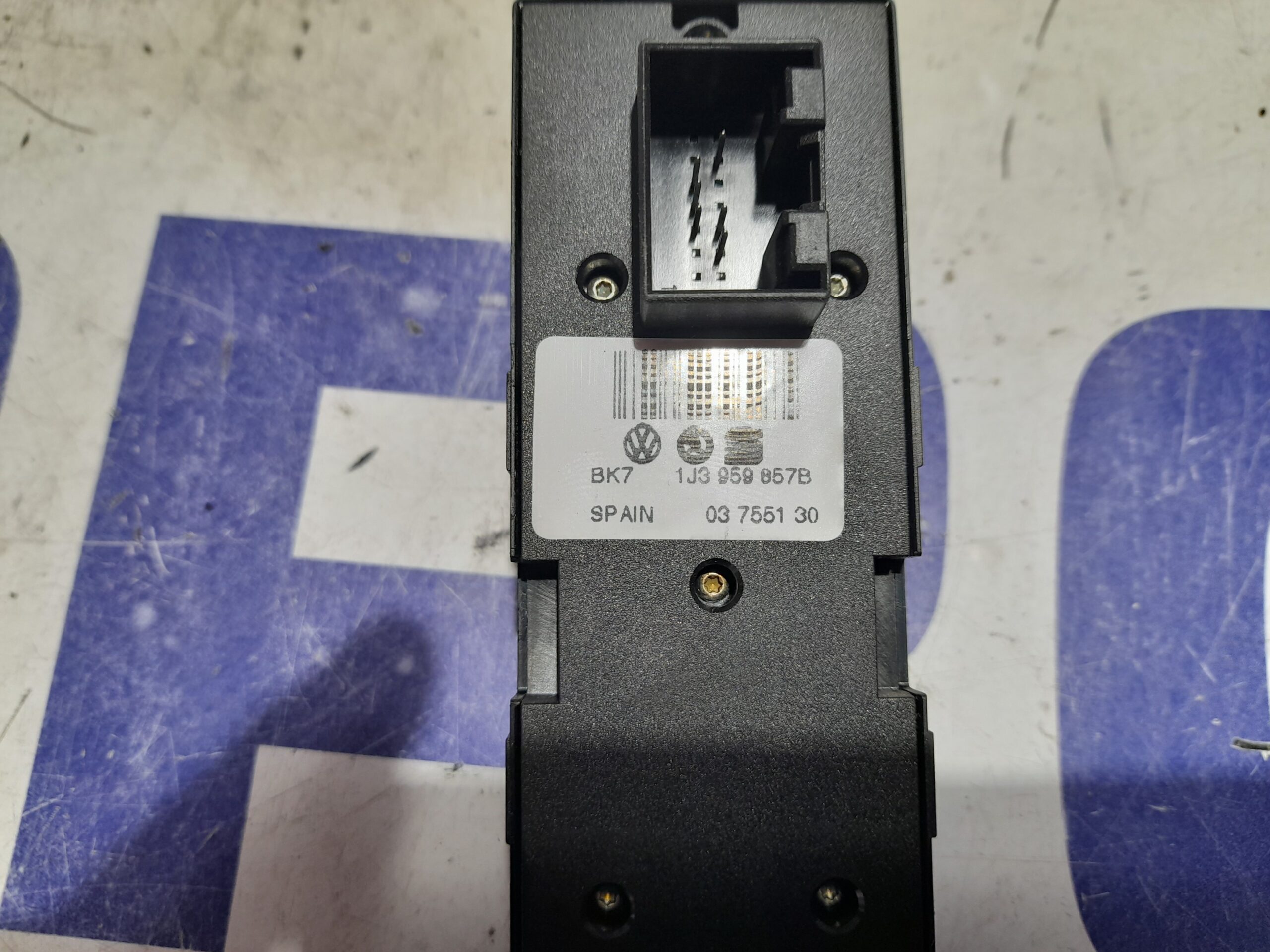 mando_elevalunas_delantero_izquierdo_1j3959857b_seat_leon_1m1_1_9_tdi