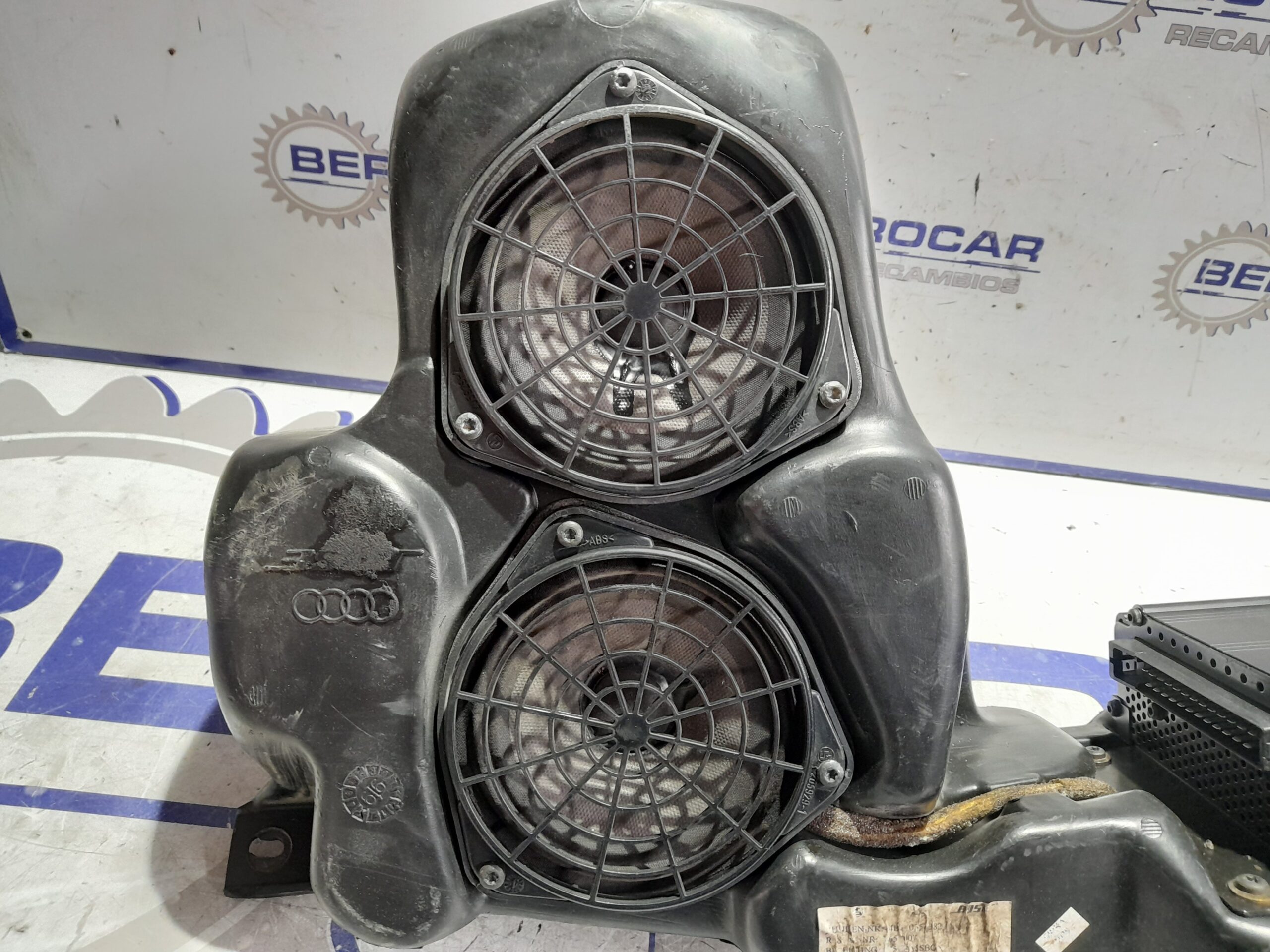 altavoz_3255012001_audi_a6_berlina_4b2_2_5_v6_24v_tdi