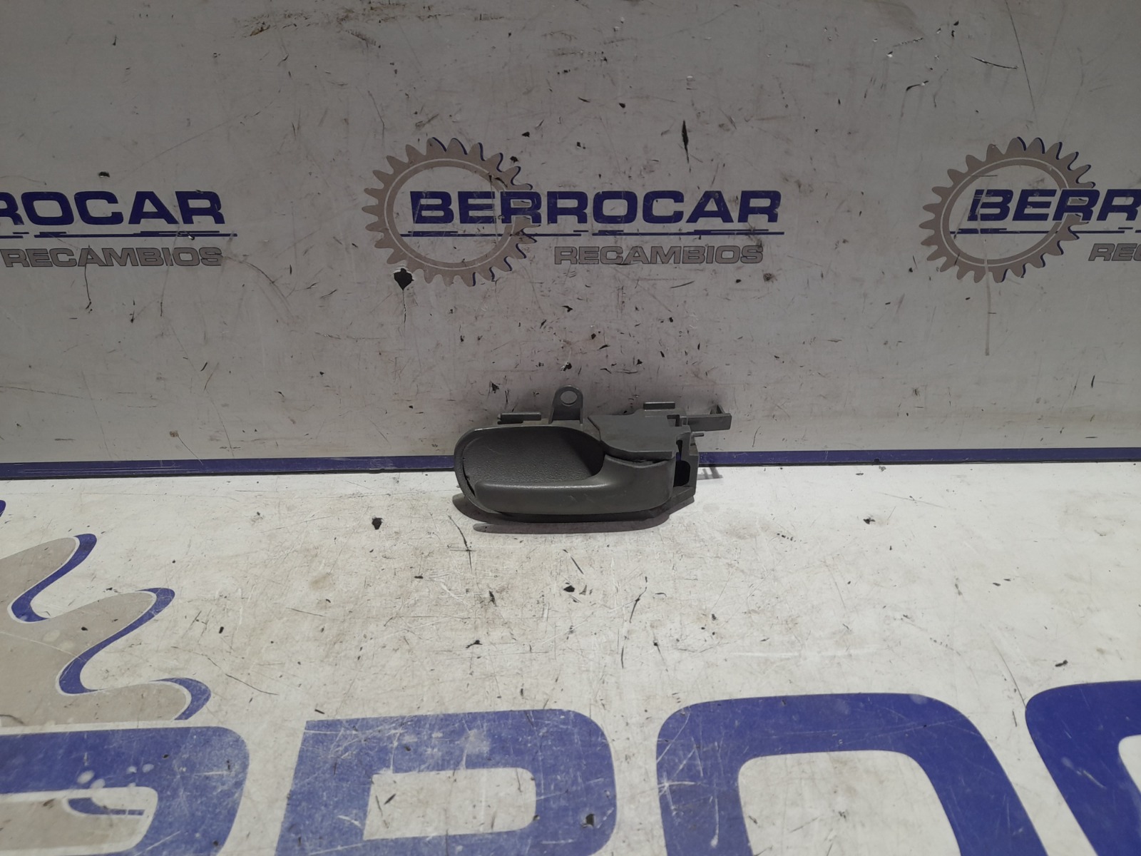 maneta_interior_delantera_derecha_9143k8_peugeot_107_1_0_cat_384f