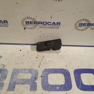 mando_elevalunas_trasero_izquierdo_yud501070pvj_land_rover_discovery