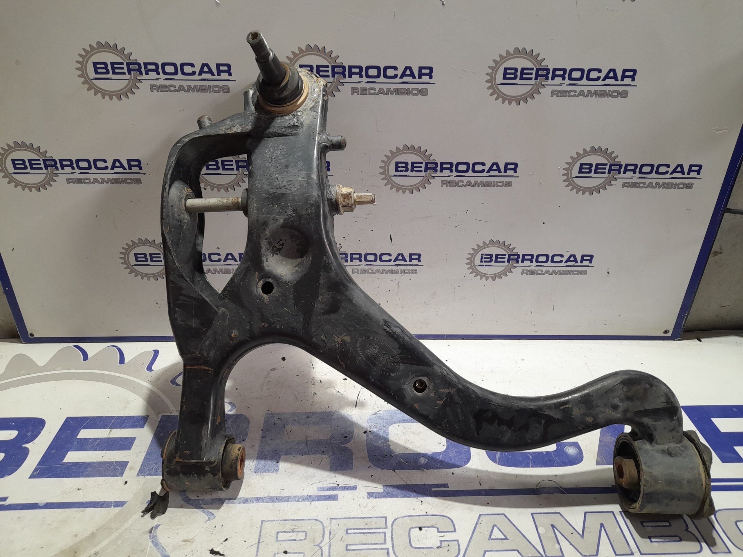 brazo_suspension_inferior_delantero_izquierdo_rac500058_land_rover_discovery_2_7_td_v6_cat