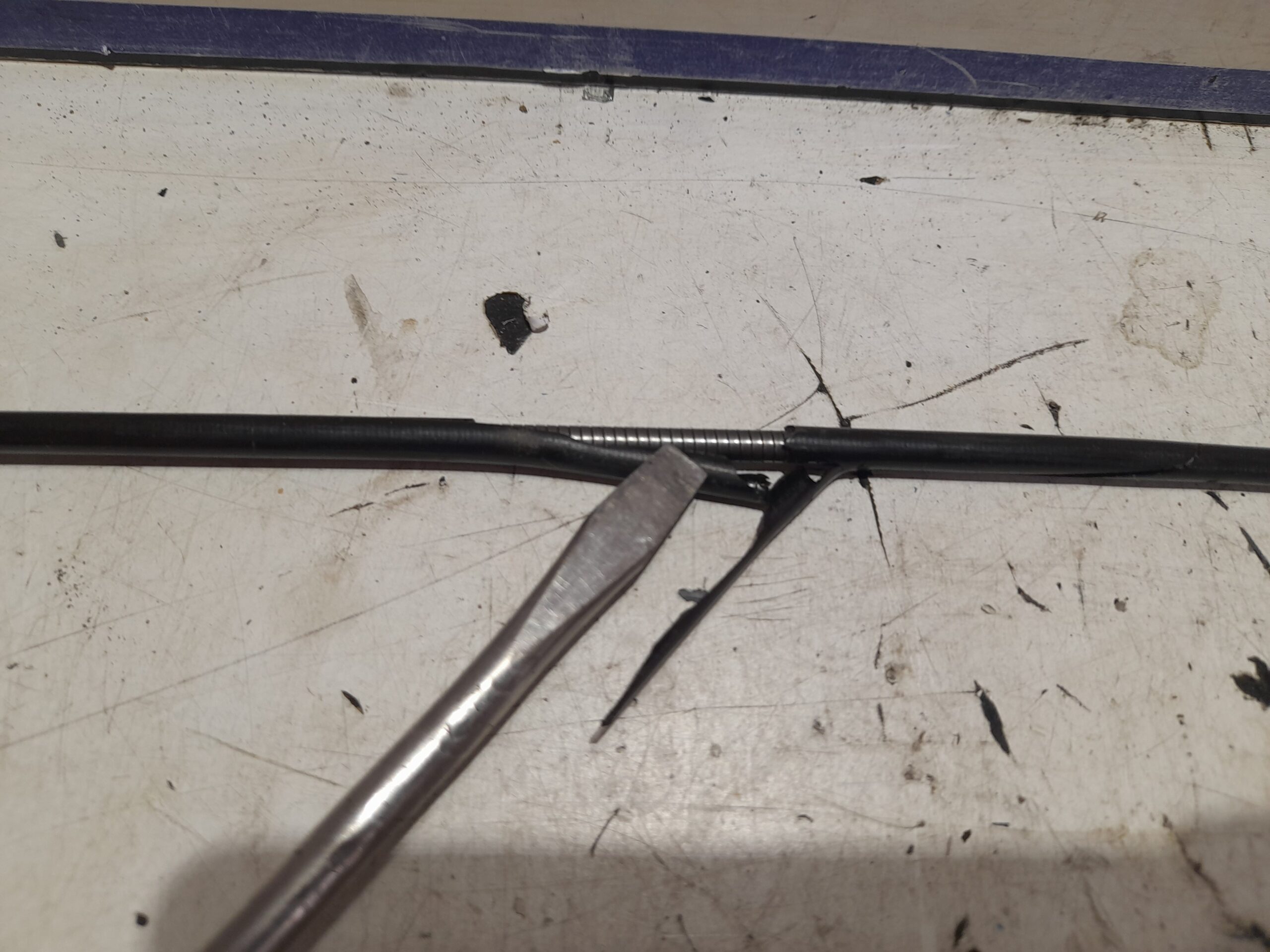 tirador_capot_land_rover_discovery_2_7_td_v6_cat