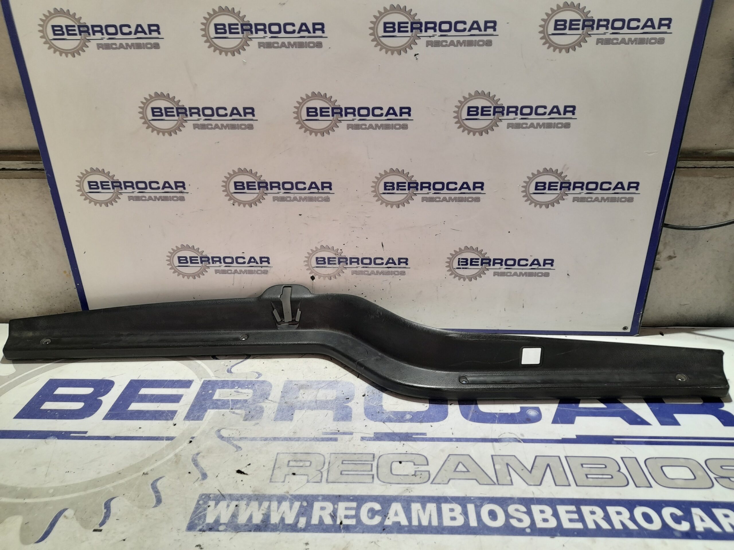 moldura_lateral_erq000053_land_rover_discovery_2_7_td_v6_cat