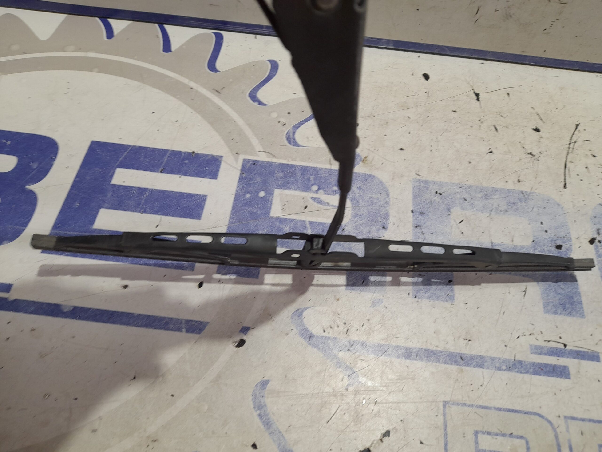 brazo_limpia_trasero_988101c000_hyundai_getz_tb_1_5_crdi_cat