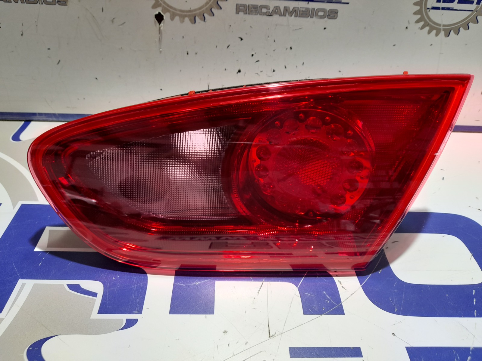 piloto_trasero_derecho_interior_seat_leon_1p1_1_9_tdi