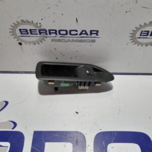 mando_elevalunas_trasero_derecho_8200317494_renault_laguna_ii_bg0_1_9_dci_diesel_fap