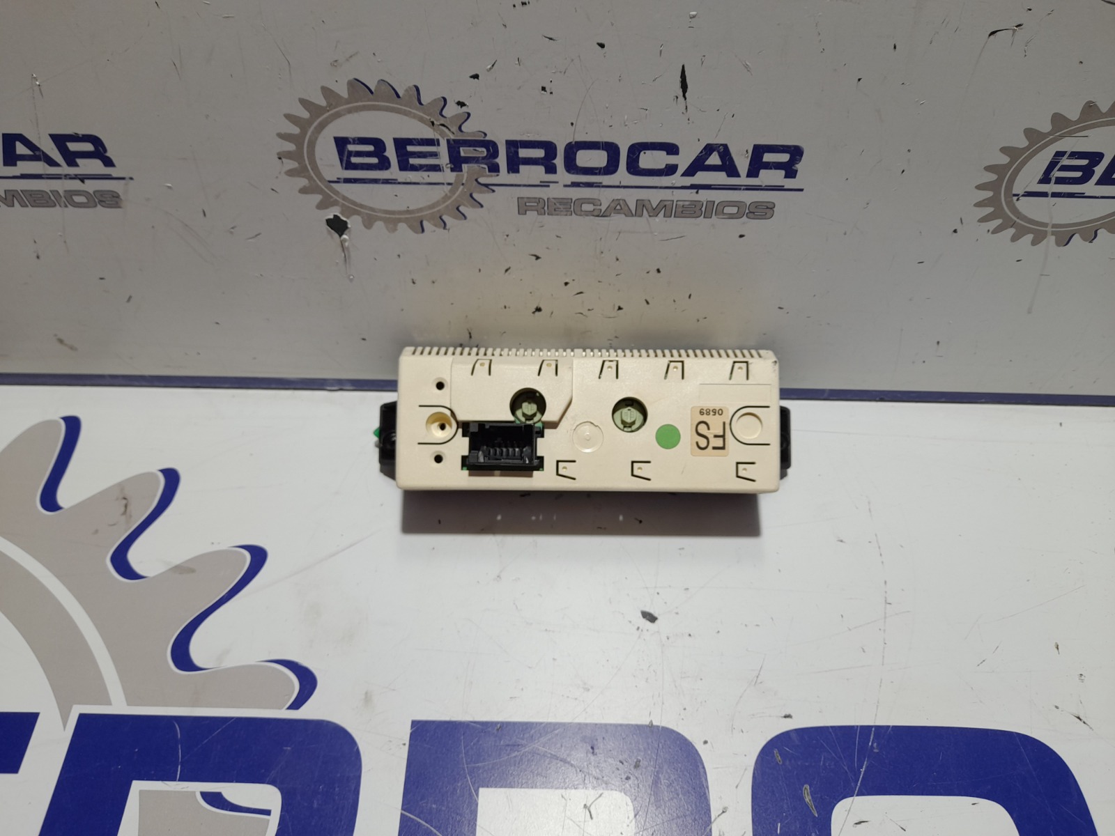 pantalla_multifuncion_24461675_opel_astra_g_berlina_1_6_cat_z_16_se_l55