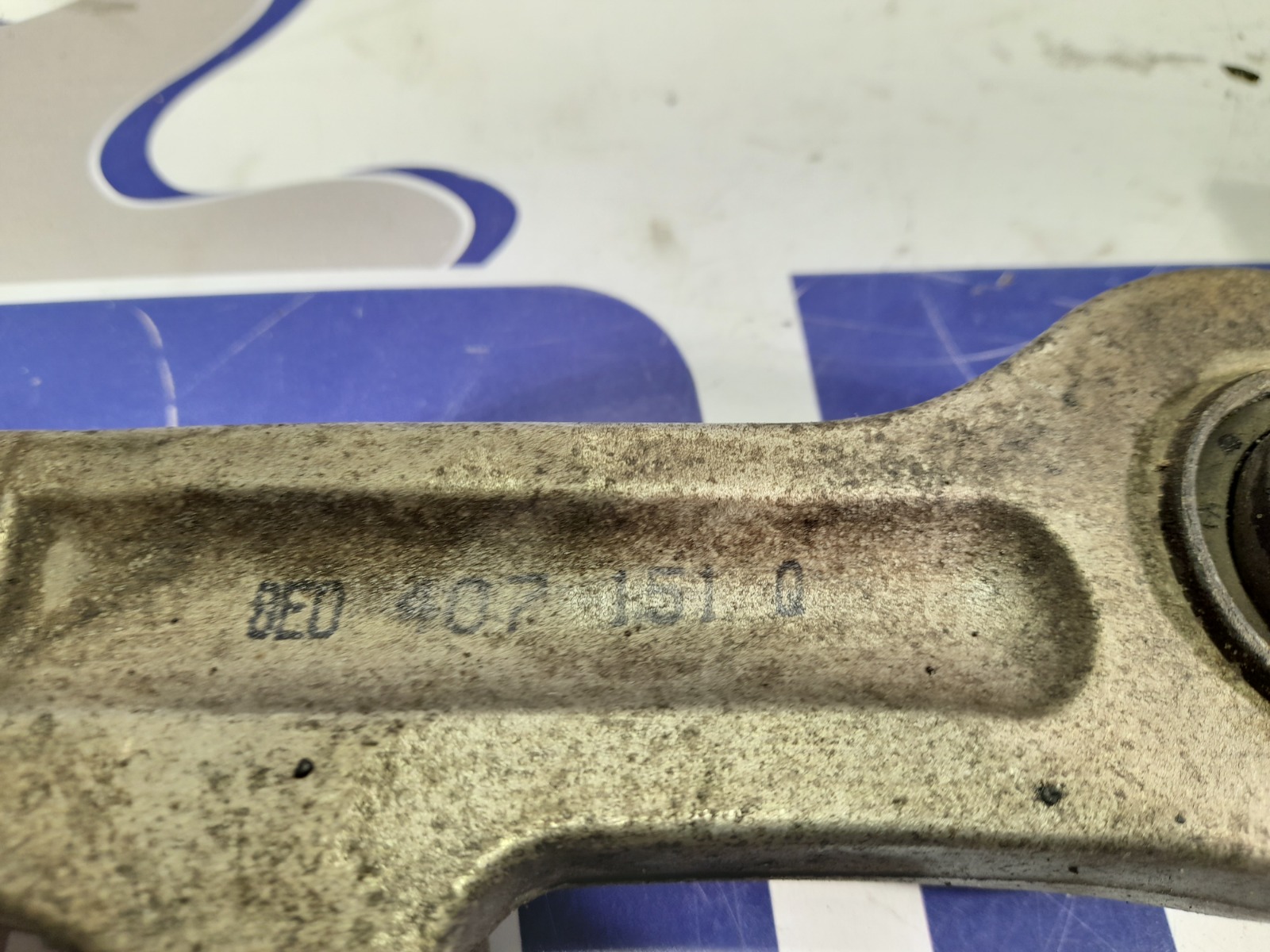 brazo_suspension_inferior_delantero_izquierdo_8e0407151_seat_exeo_berlina_3r2_2_0_tdi