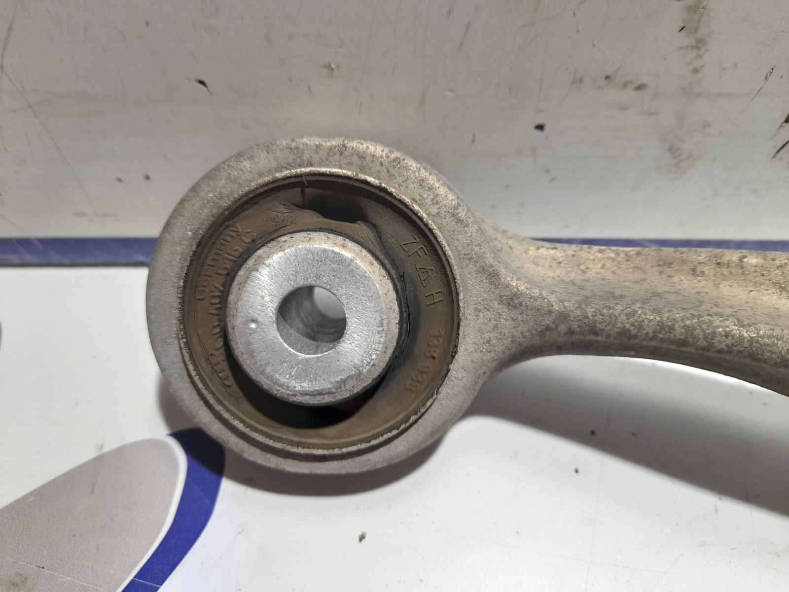 brazo_suspension_inferior_delantero_izquierdo_8e0407509p_seat_exeo_berlina_3r2_2_0_tdi