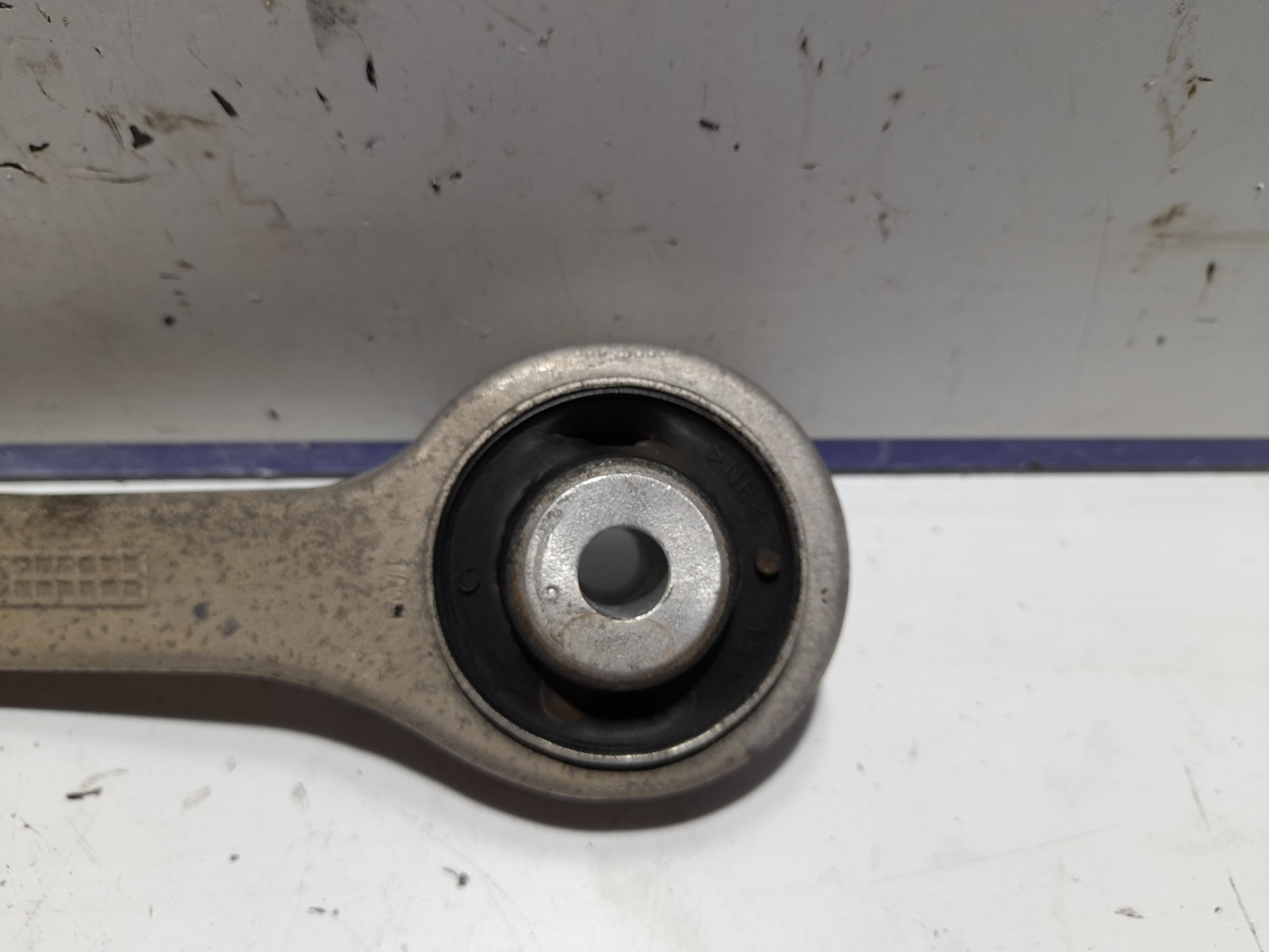 brazo_suspension_inferior_delantero_izquierdo_8e0407509p_seat_exeo_berlina_3r2_2_0_tdi