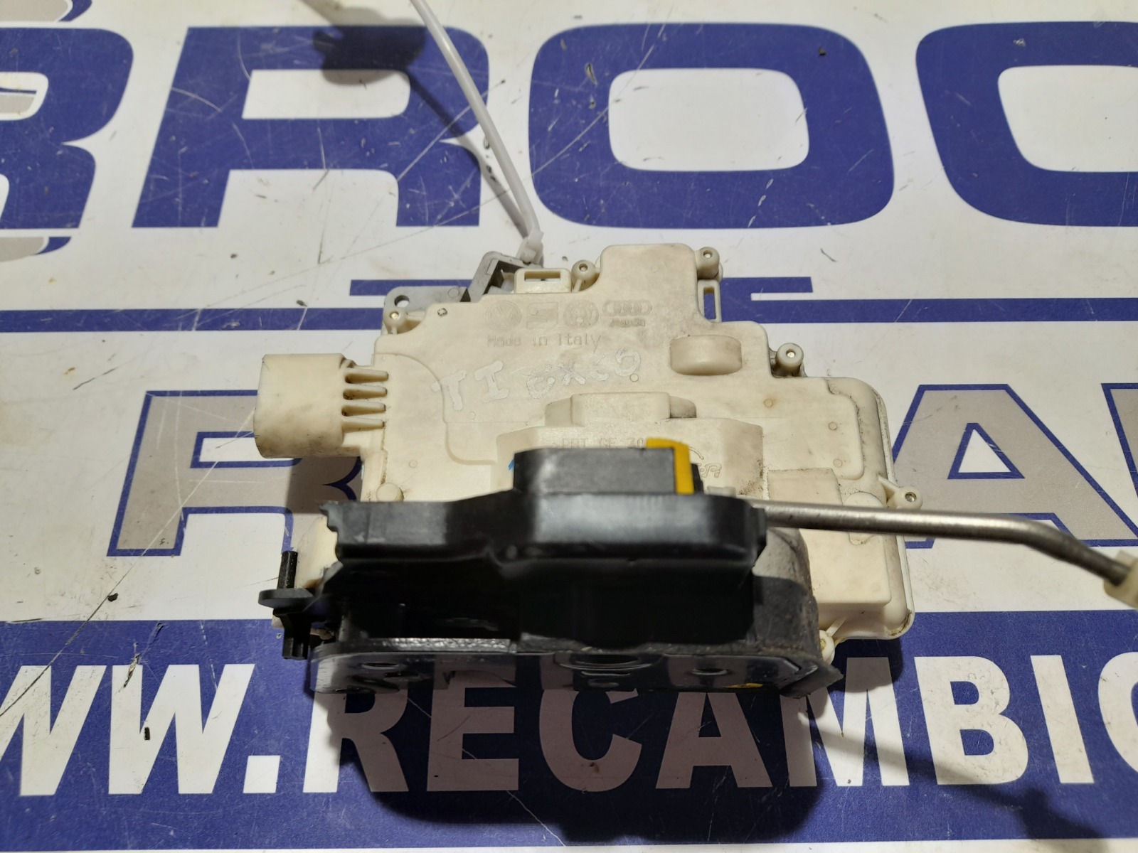 cerradura_puerta_trasera_izquierda_8e0839015aa_seat_exeo_berlina_3r2_2_0_tdi