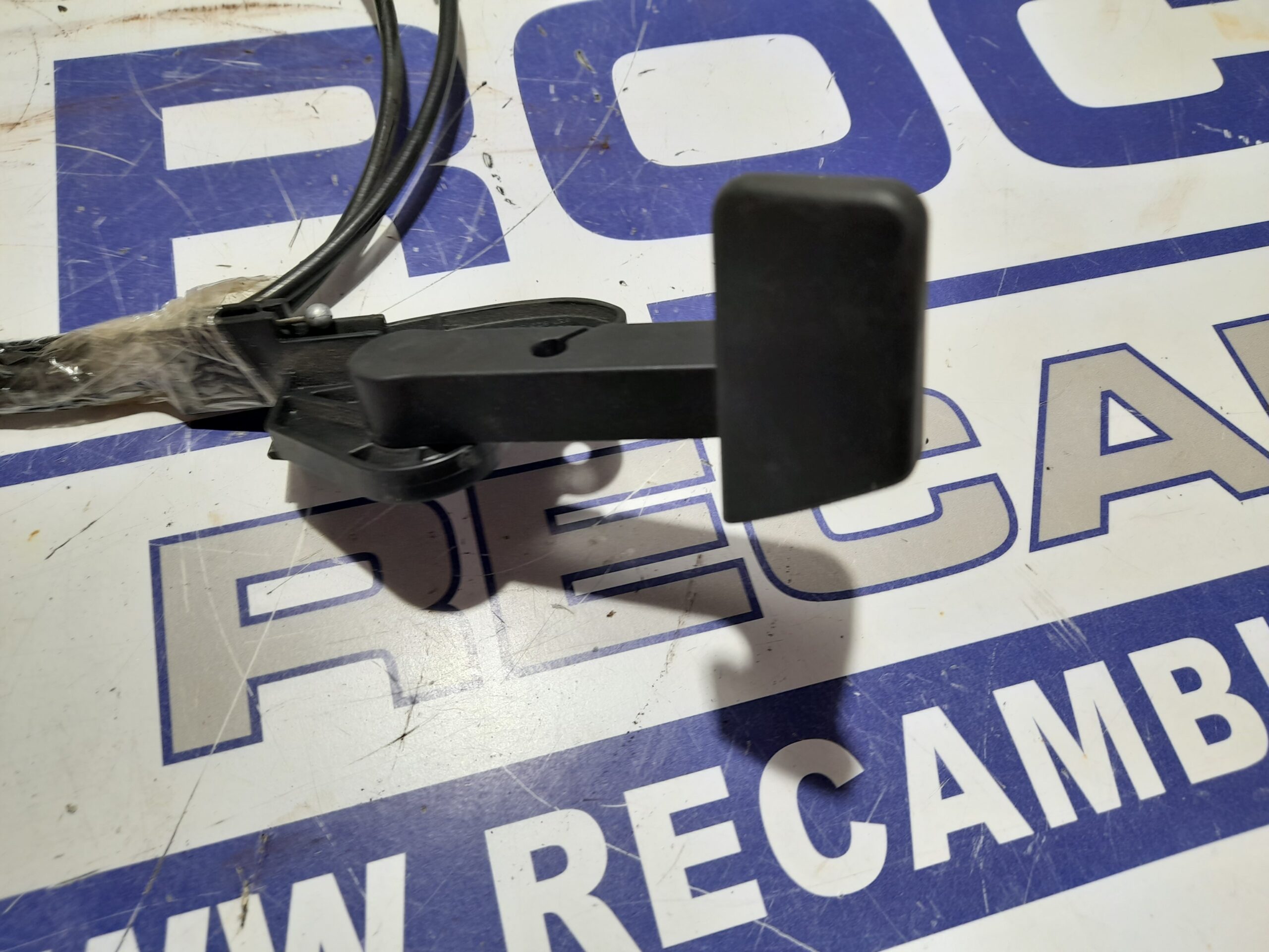 tirador_capot_8e0823480f_seat_exeo_berlina_3r2_2_0_tdi