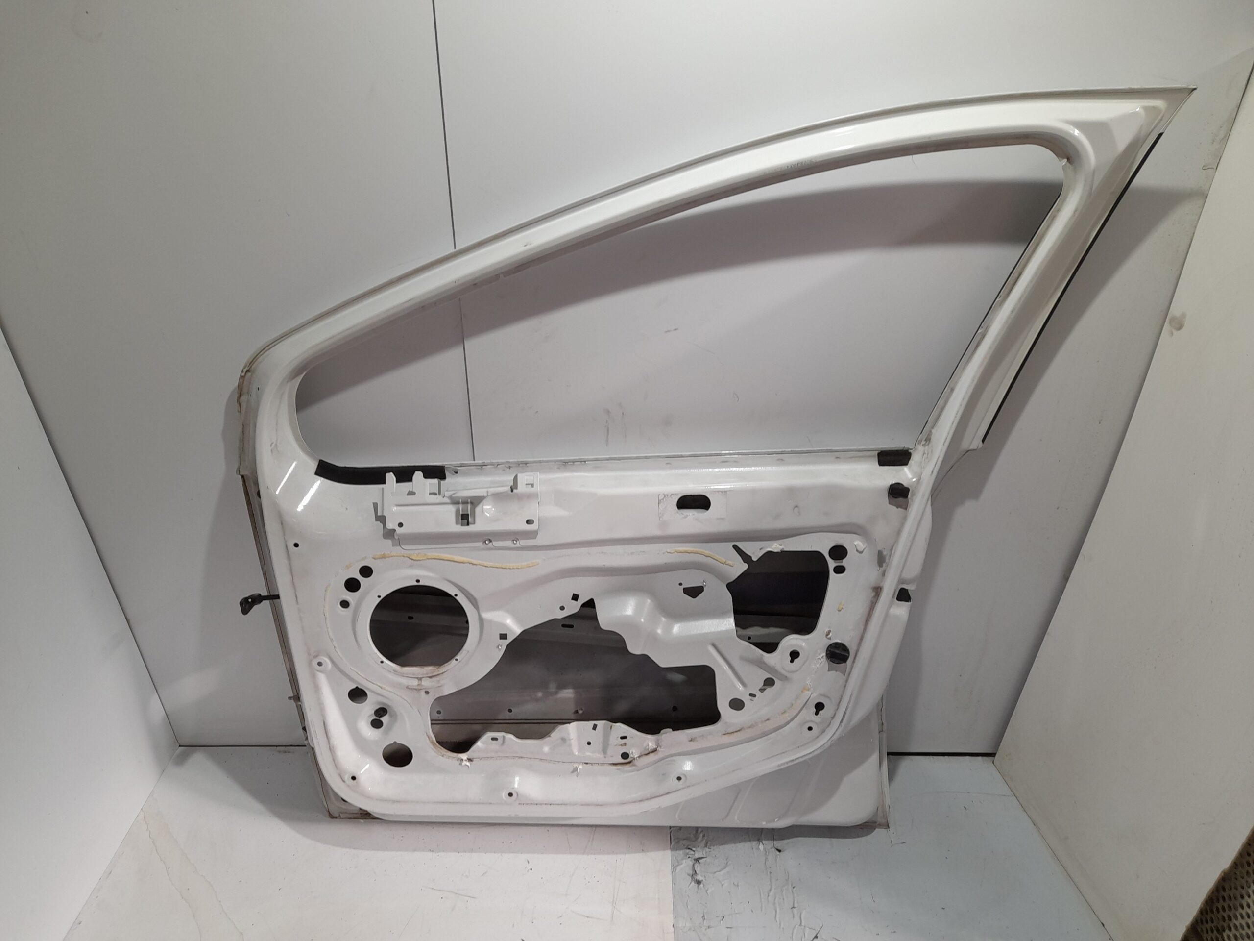 puerta_delantera_derecha_abollado_peugeot_308_sw