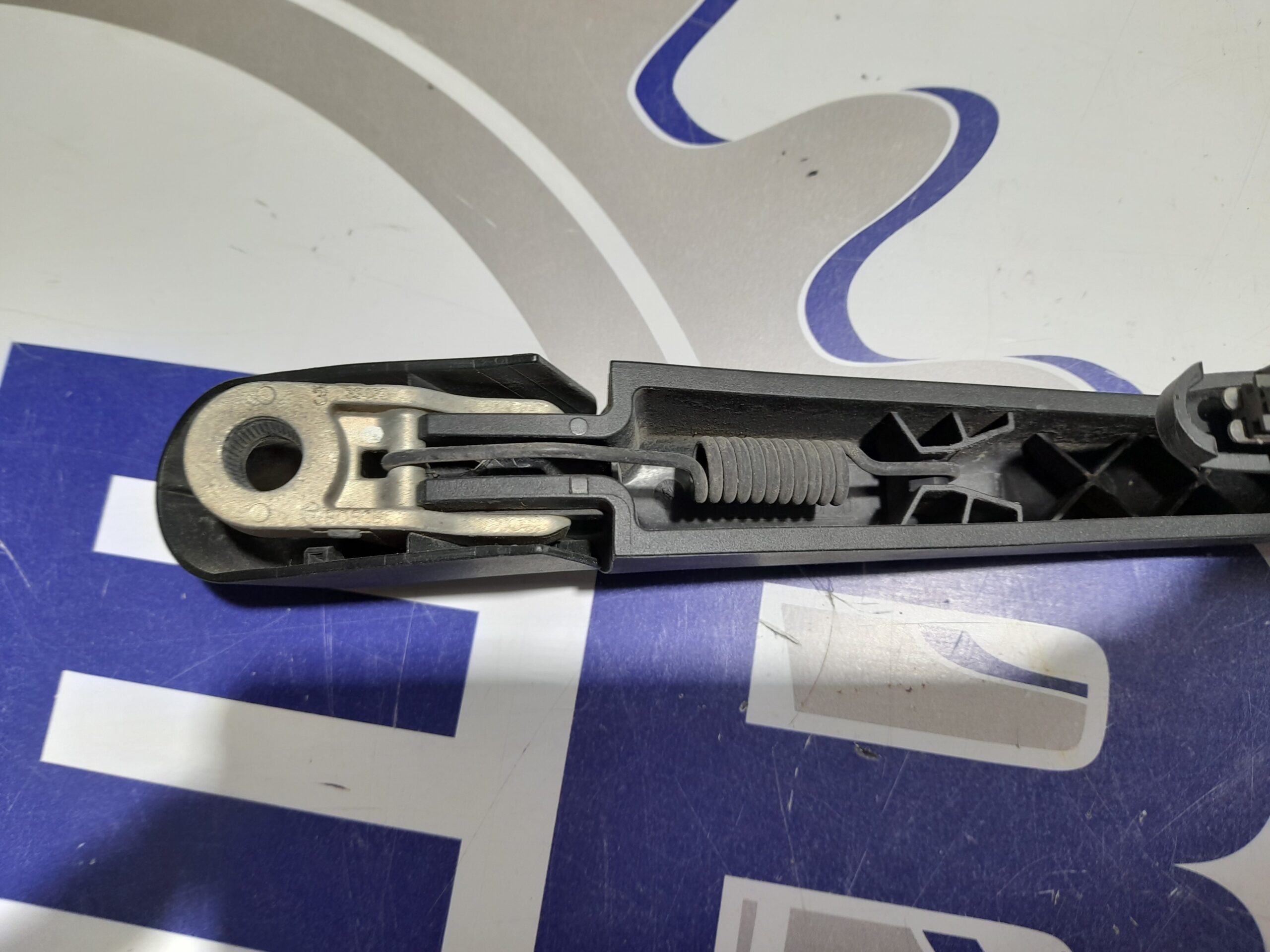 brazo_limpia_trasero_bp4k_67_421_mazda_3_berlina_bk_1_6_16v_cat