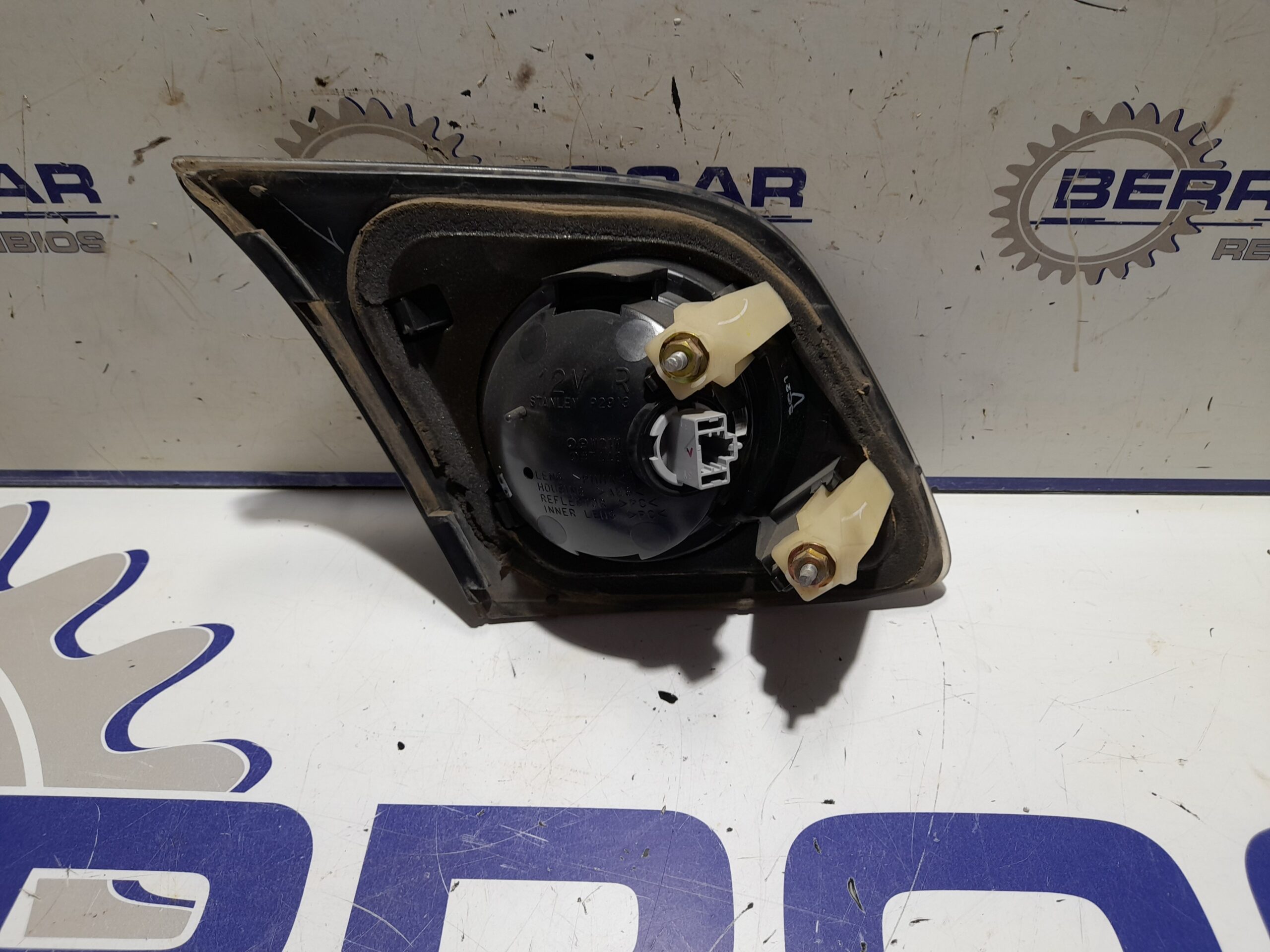 piloto_trasero_derecho_interior_p2913r_mazda_3_berlina_bk_1_6_16v_cat