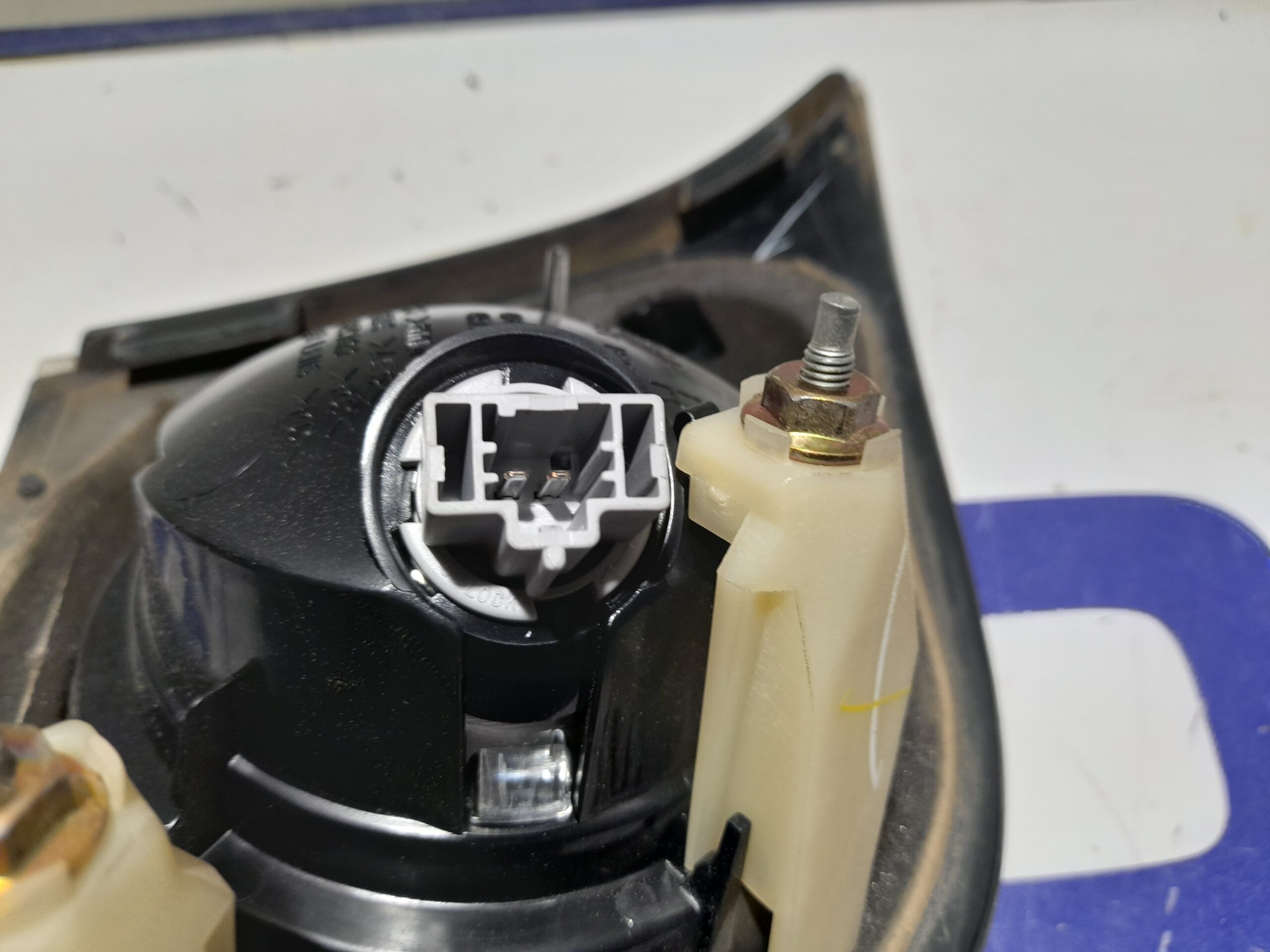 piloto_trasero_derecho_interior_p2913r_mazda_3_berlina_bk_1_6_16v_cat