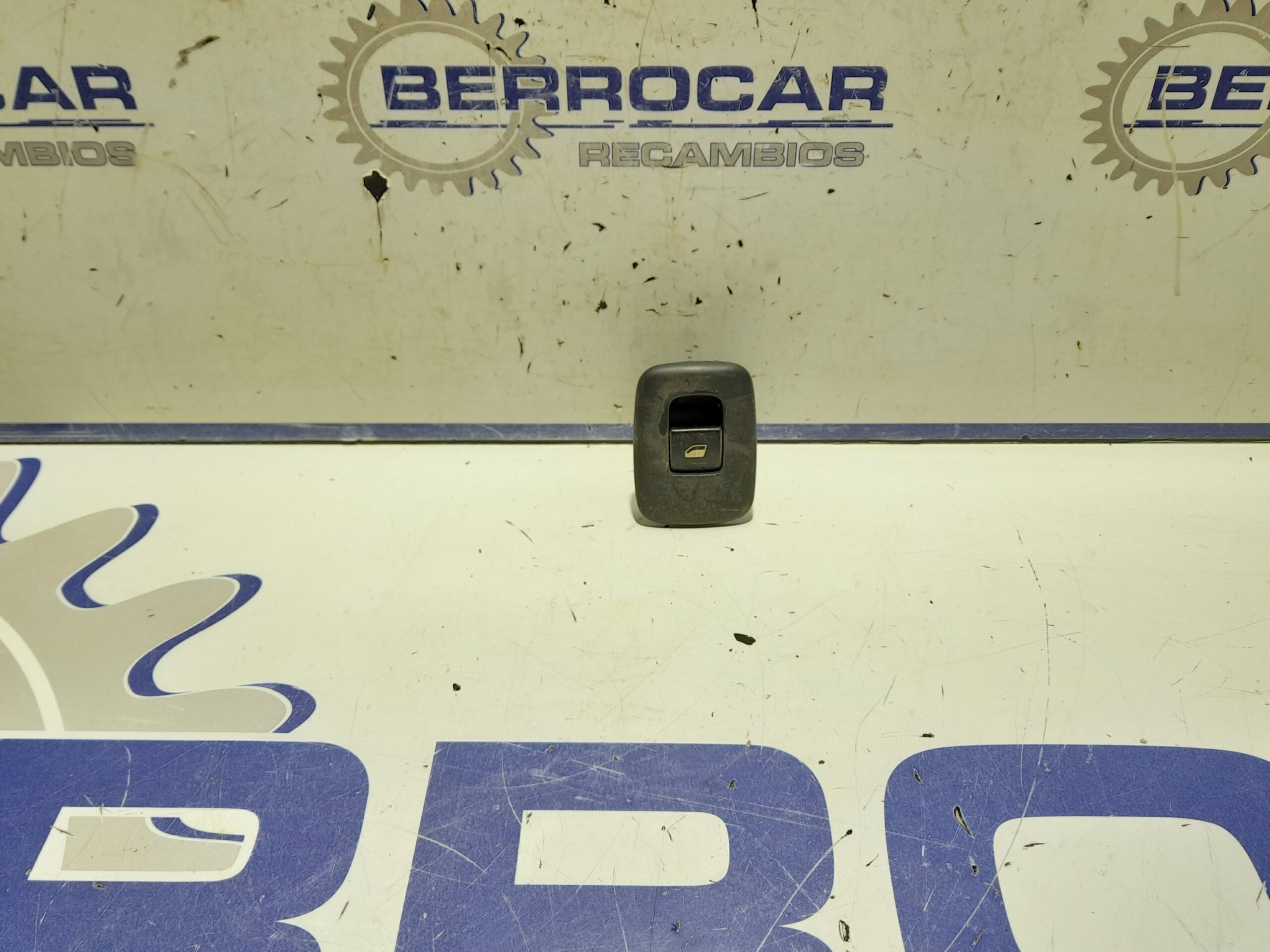 mando_elevalunas_trasero_derecho_96623726xt_citr_n_c5_berlina_1_6_16v_hdi_fap