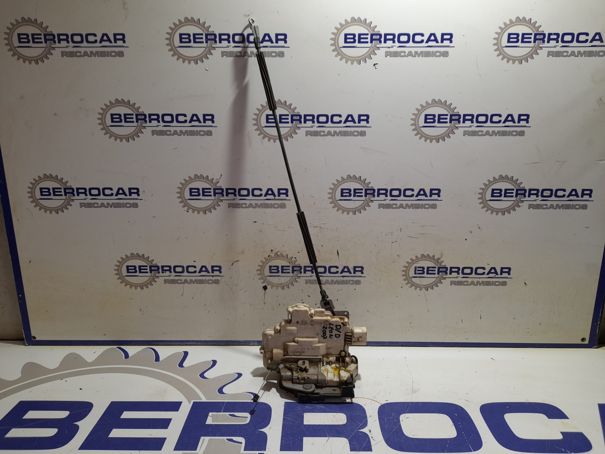 cerradura_puerta_delantera_derecha_1361d0164_seat_leon_1p1_1_9_tdi