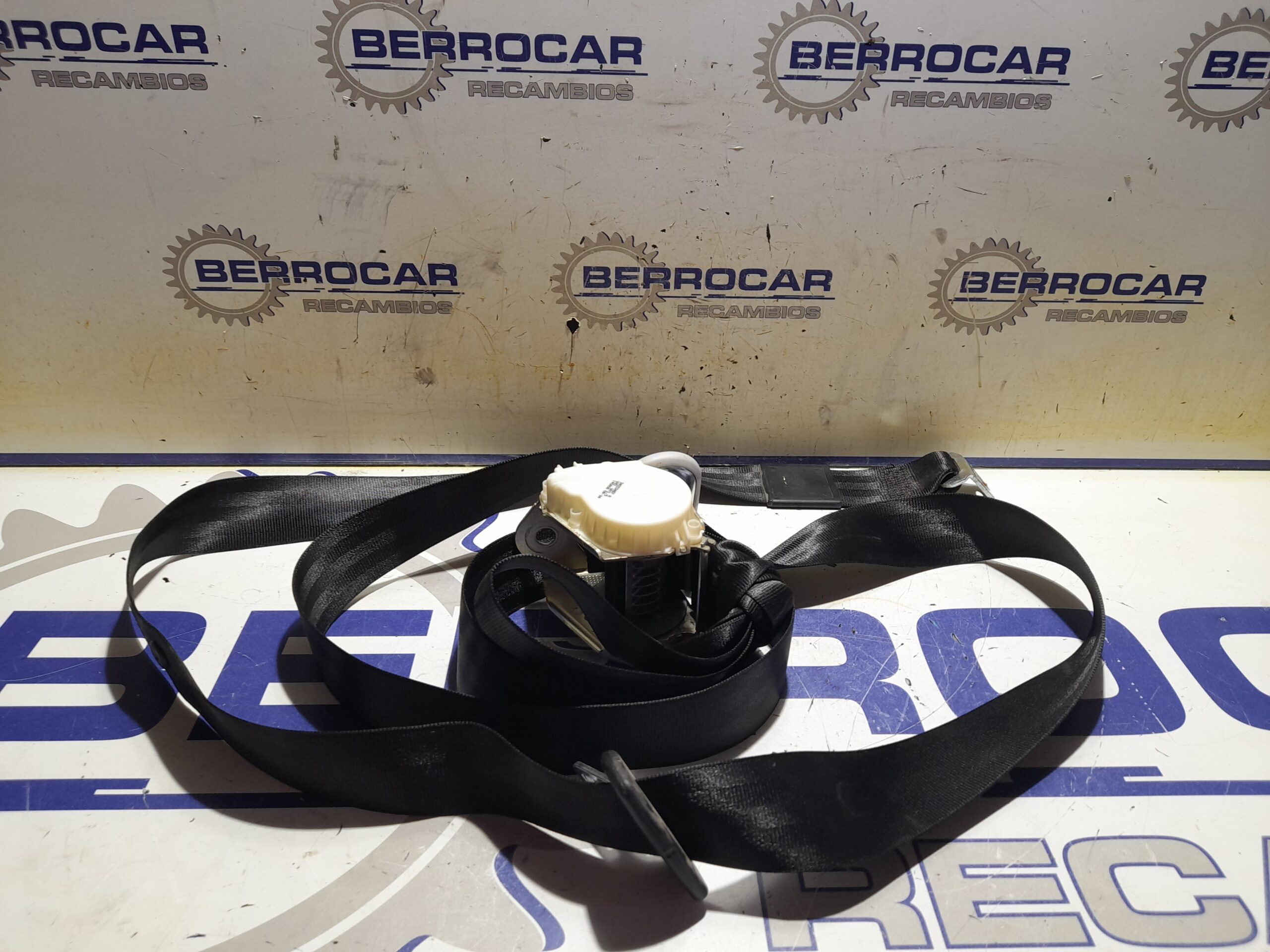 cinturon_seguridad_trasero_izquierdo_34023487a_volkswagen_caddy_ka_kb_2k_1_9_tdi