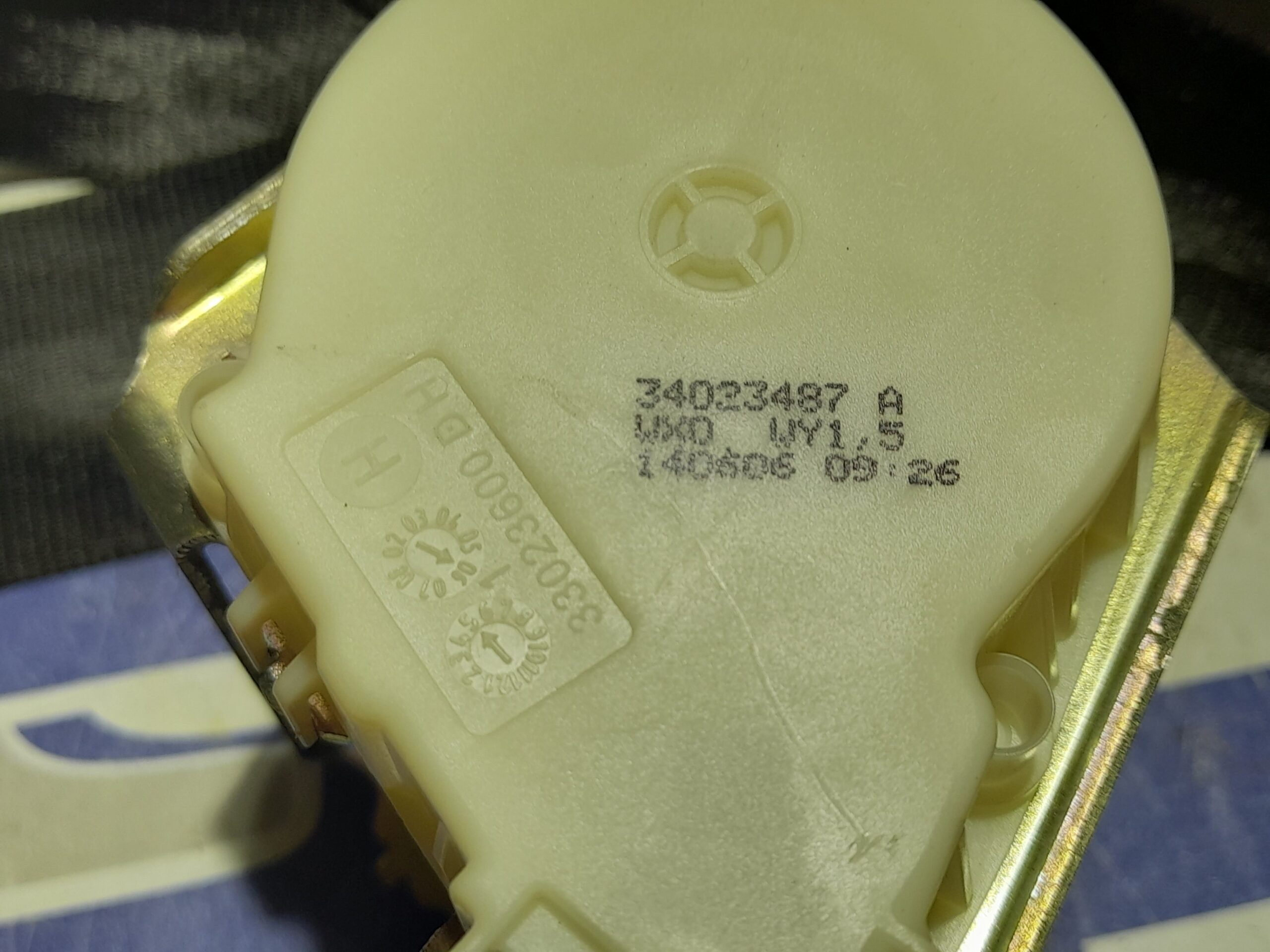 cinturon_seguridad_trasero_izquierdo_34023487a_volkswagen_caddy_ka_kb_2k_1_9_tdi