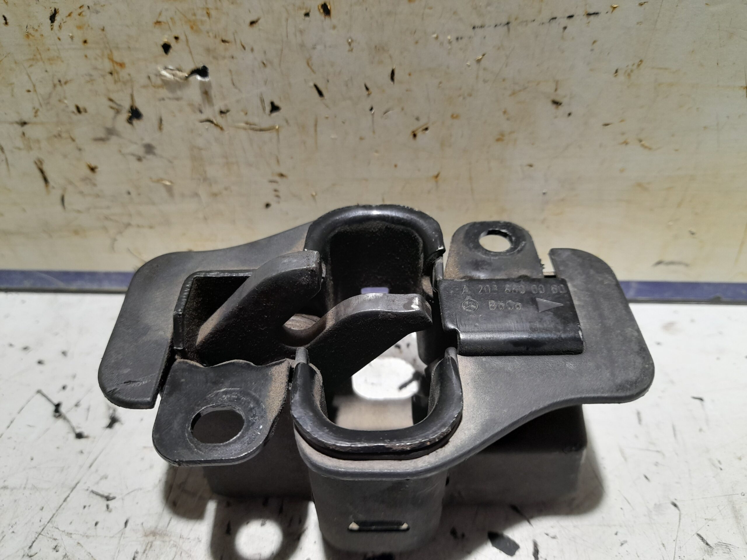 cerradura_capo_a2038800060_mercedes_benz_clase_c_w203_berlina_2_2_cdi_cat