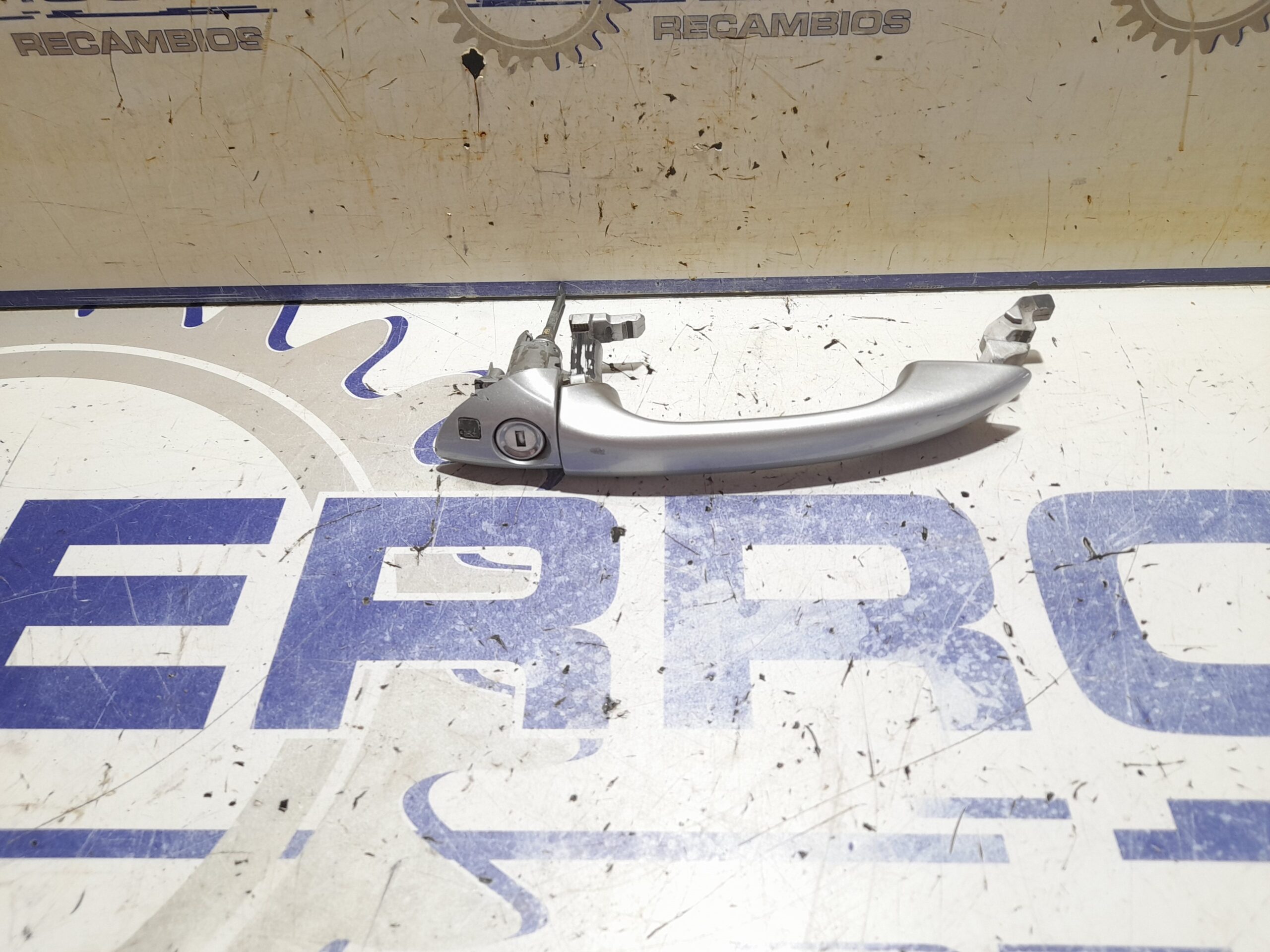 maneta_exterior_delantera_izquierda_a2037600134_mercedes_benz_clase_c_w203_berlina_2_2_cdi_cat