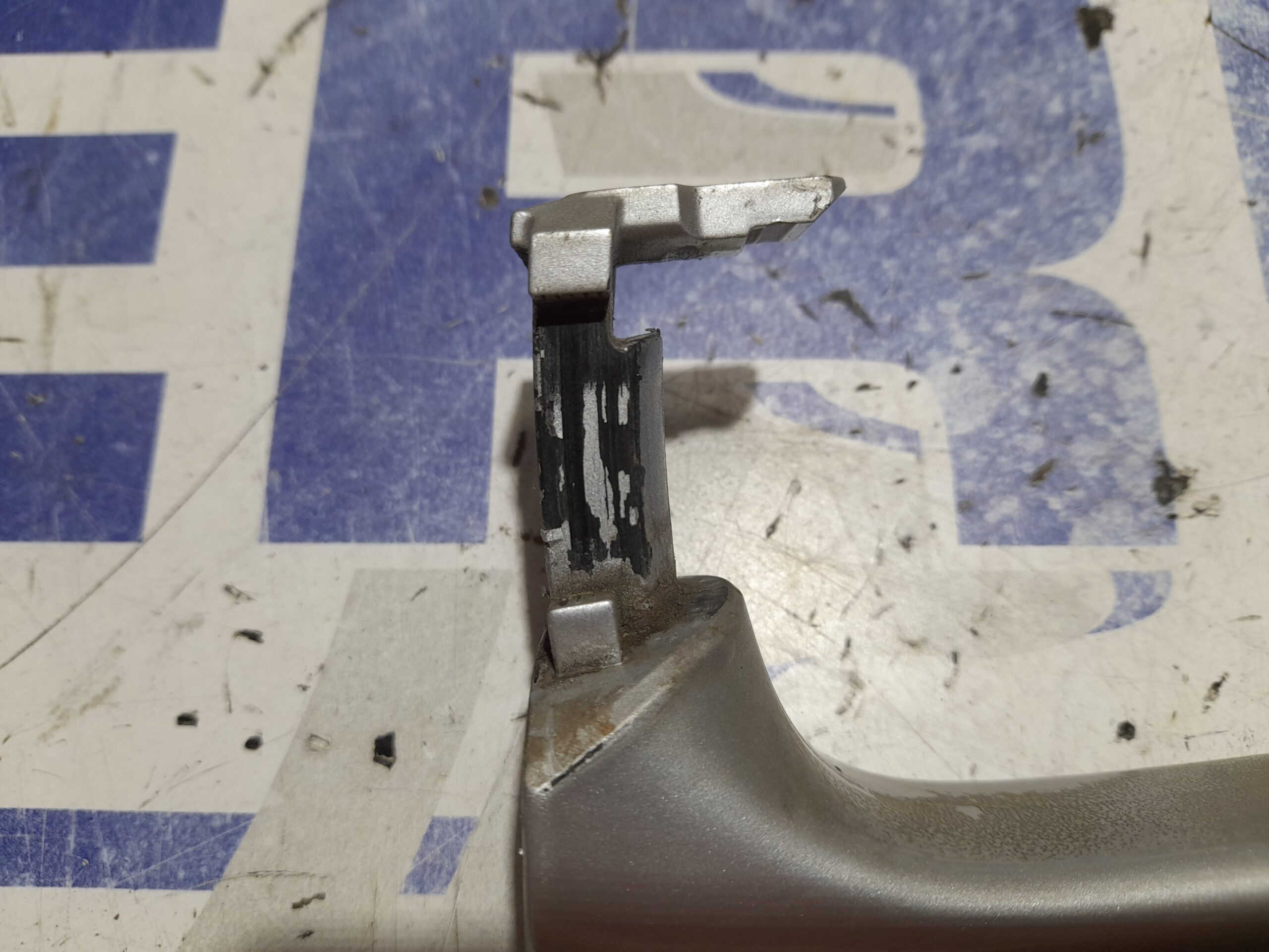 maneta_exterior_delantera_izquierda_a2037600134_mercedes_benz_clase_c_w203_berlina_2_2_cdi_cat