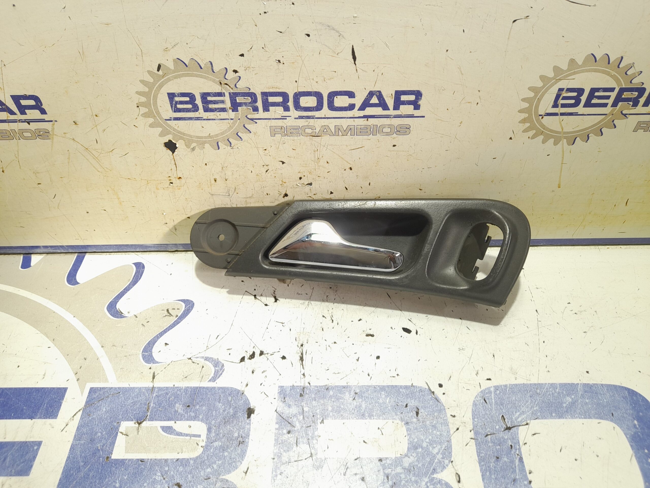 maneta_interior_trasera_izquierda_a3184010001_mercedes_benz_clase_c_w203_berlina_2_2_cdi_cat