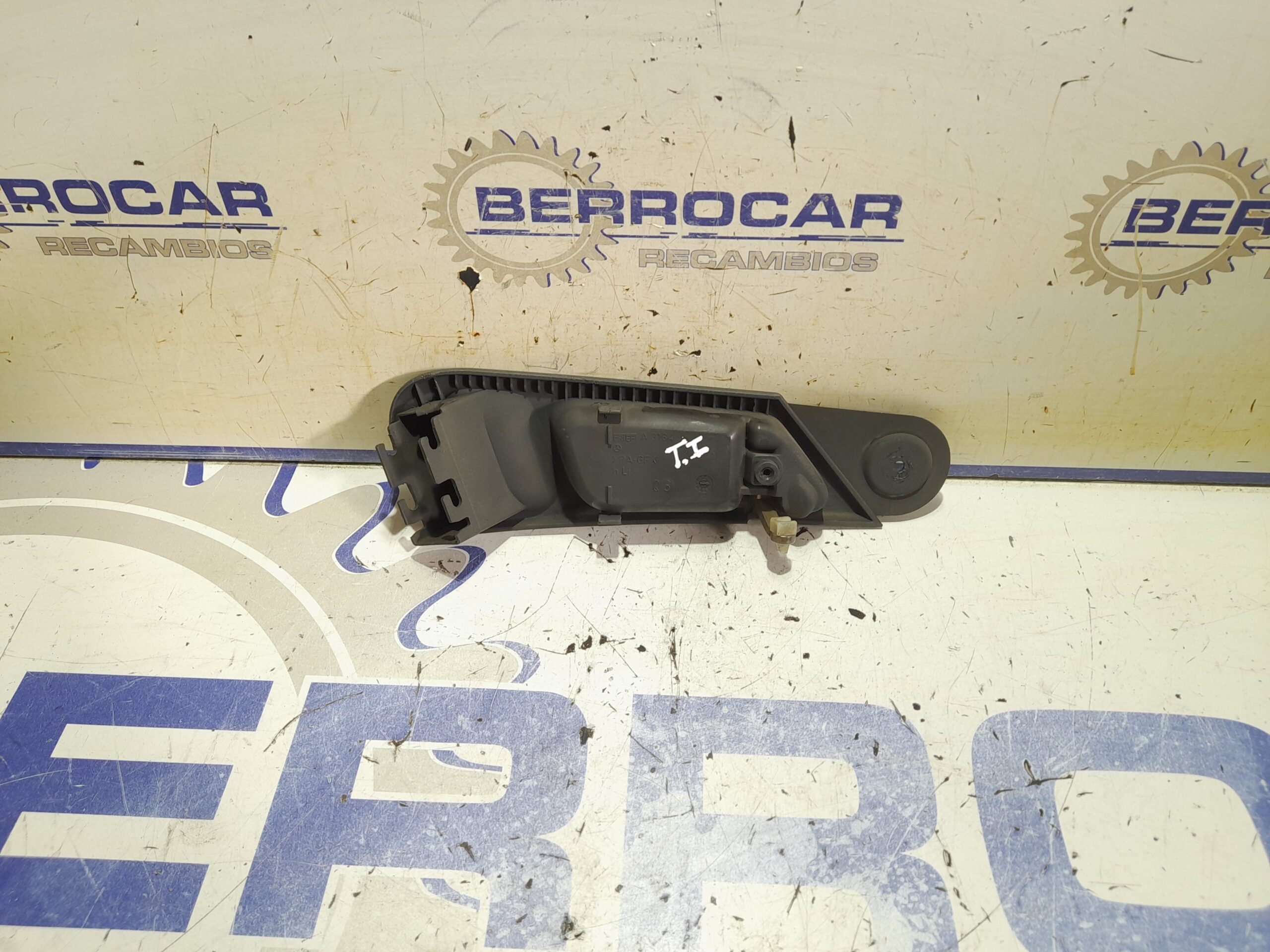 maneta_interior_trasera_izquierda_a3184010001_mercedes_benz_clase_c_w203_berlina_2_2_cdi_cat