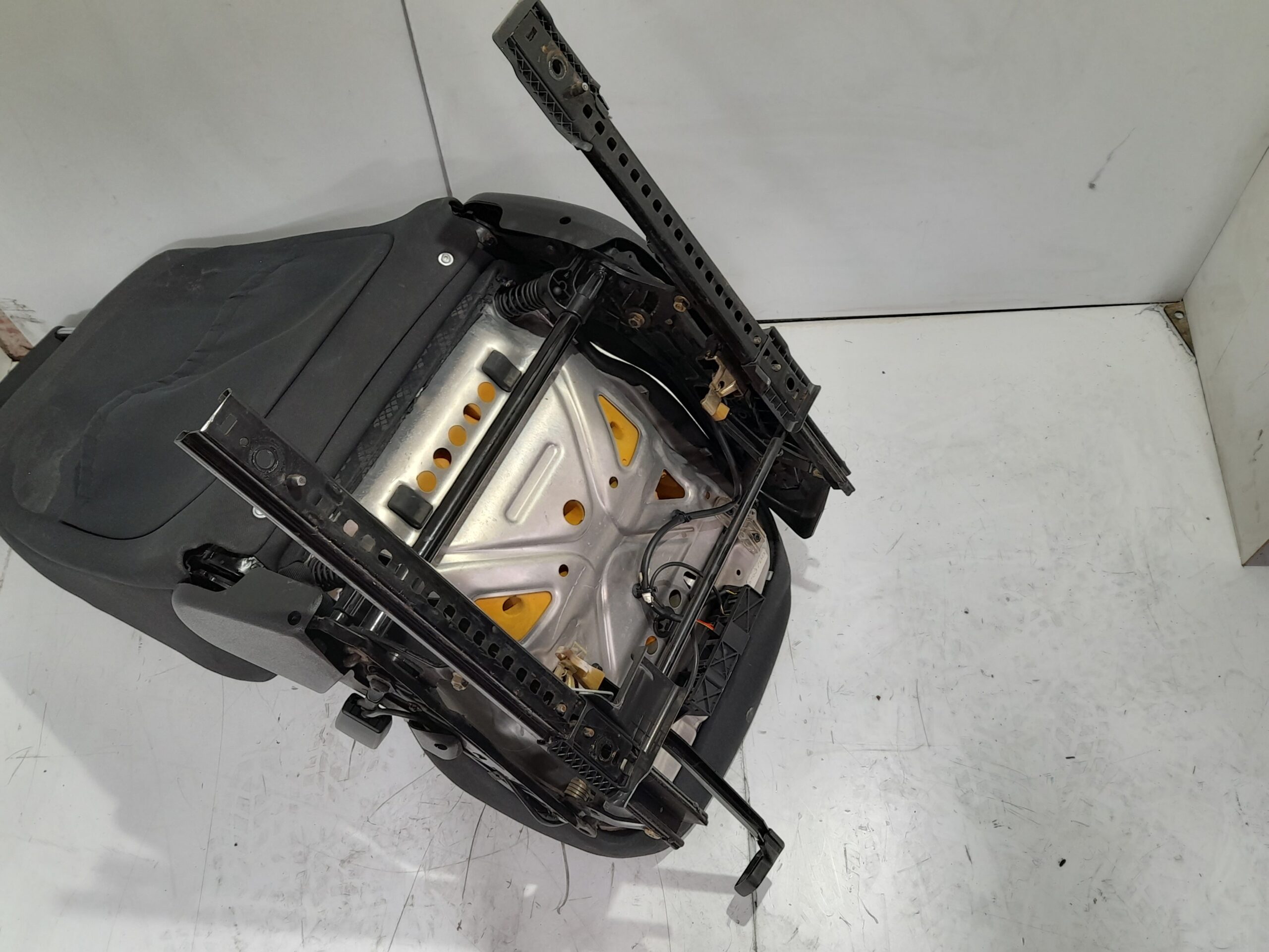 asiento_delantero_derecho_a2039120022_mercedes_benz_clase_c_w203_berlina_2_2_cdi_cat