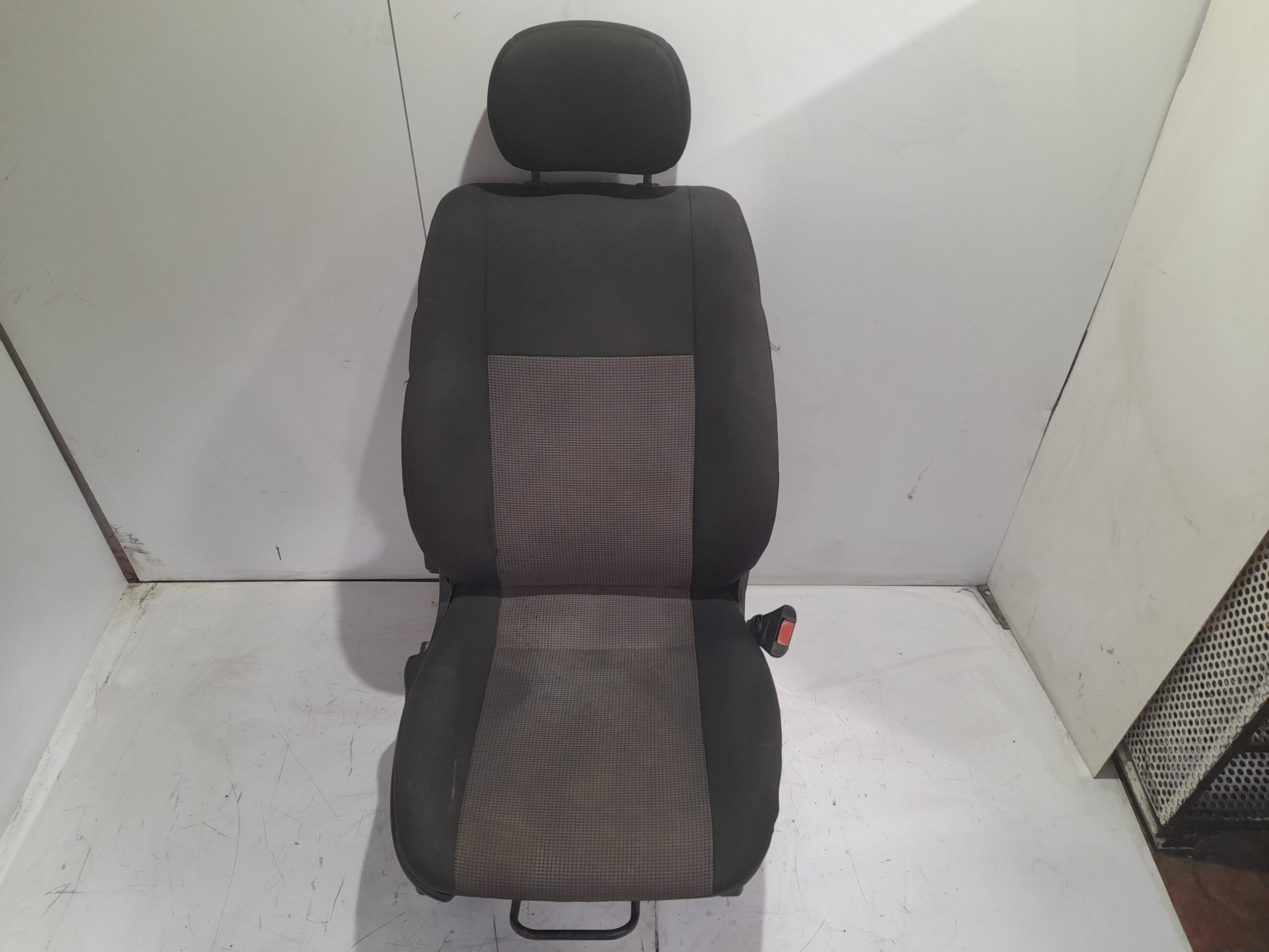 asiento_delantero_derecho_opel_zafira_a