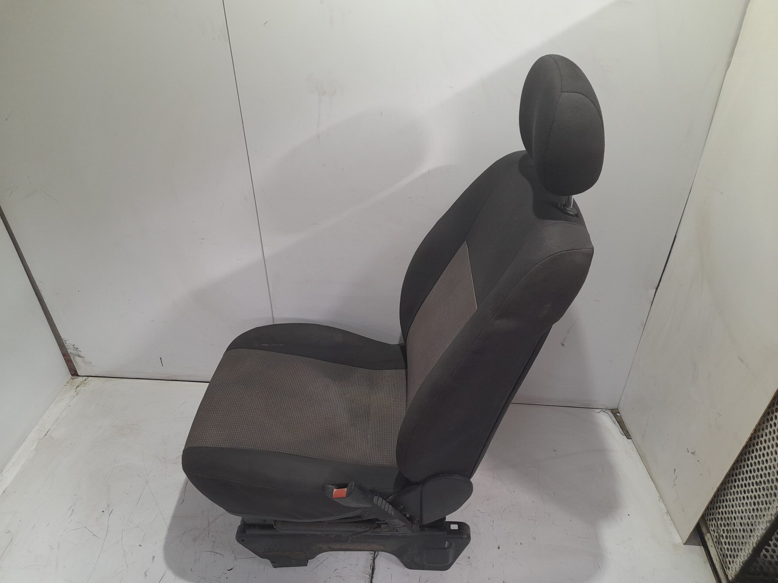 asiento_delantero_derecho_opel_zafira_a