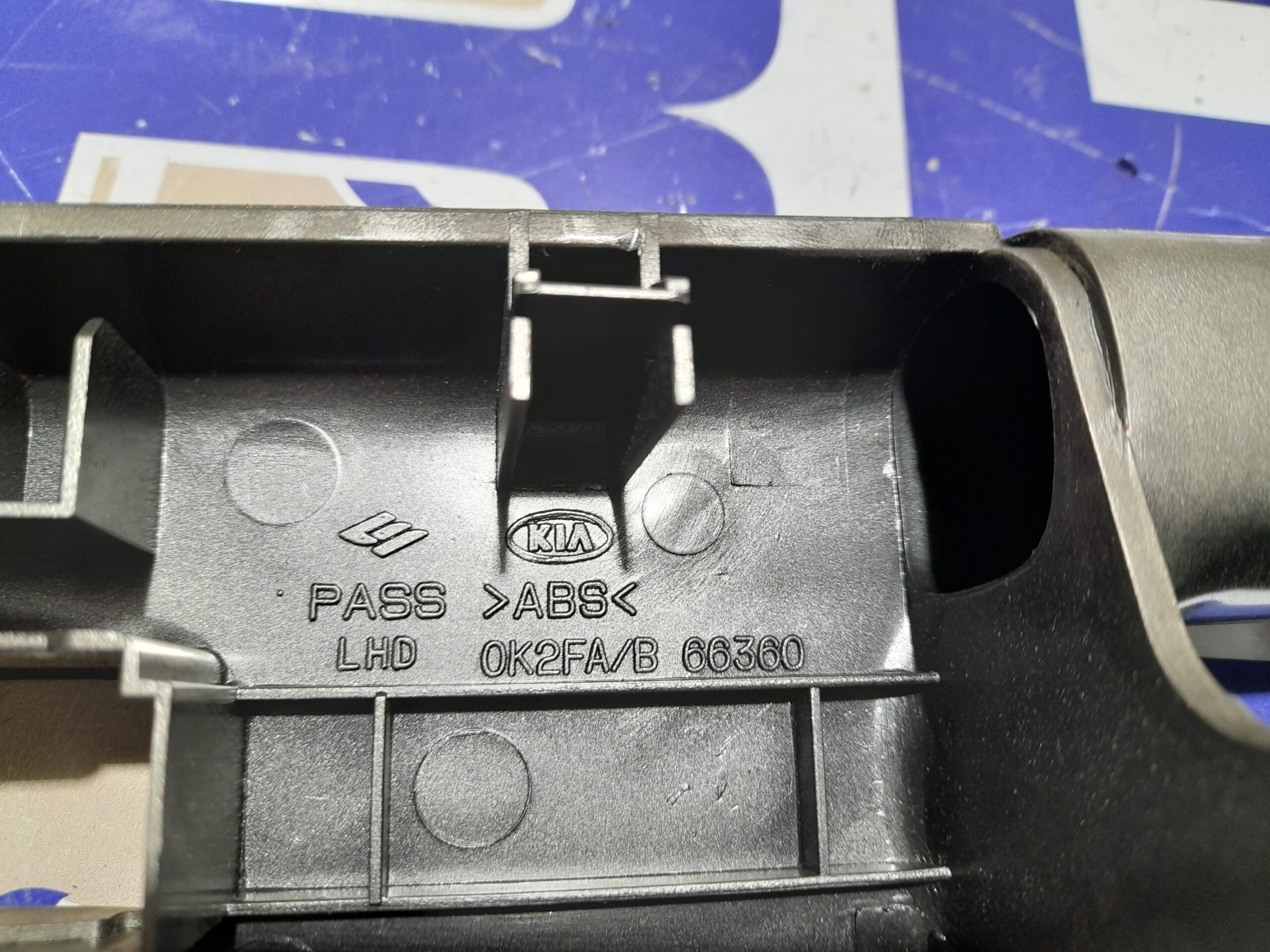 moldura_lateral_ok2fa66360_kia_carens_2_0_turbodiesel_cat