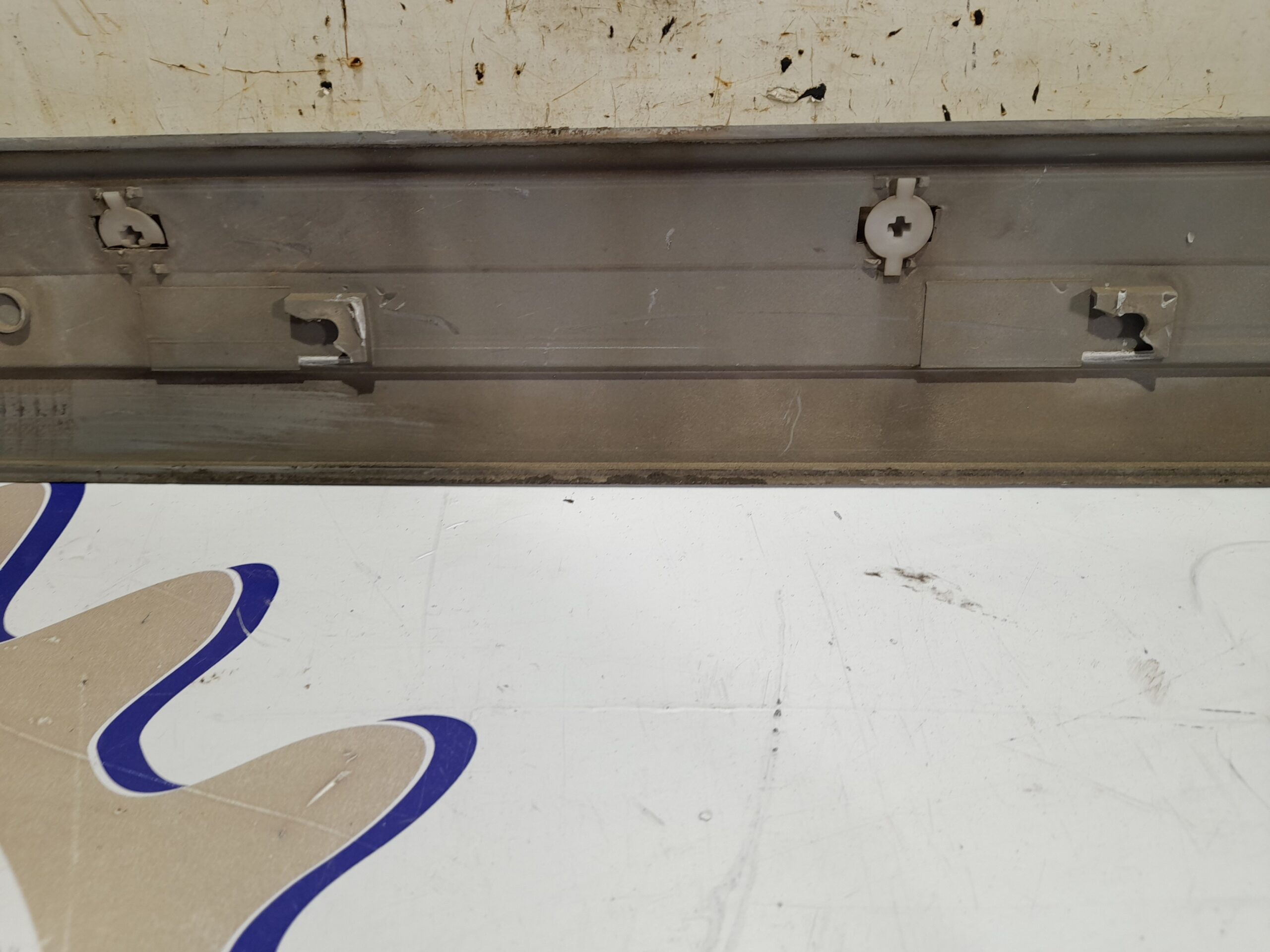 moldura_lateral_0k2fa50661_kia_carens_2_0_turbodiesel_cat