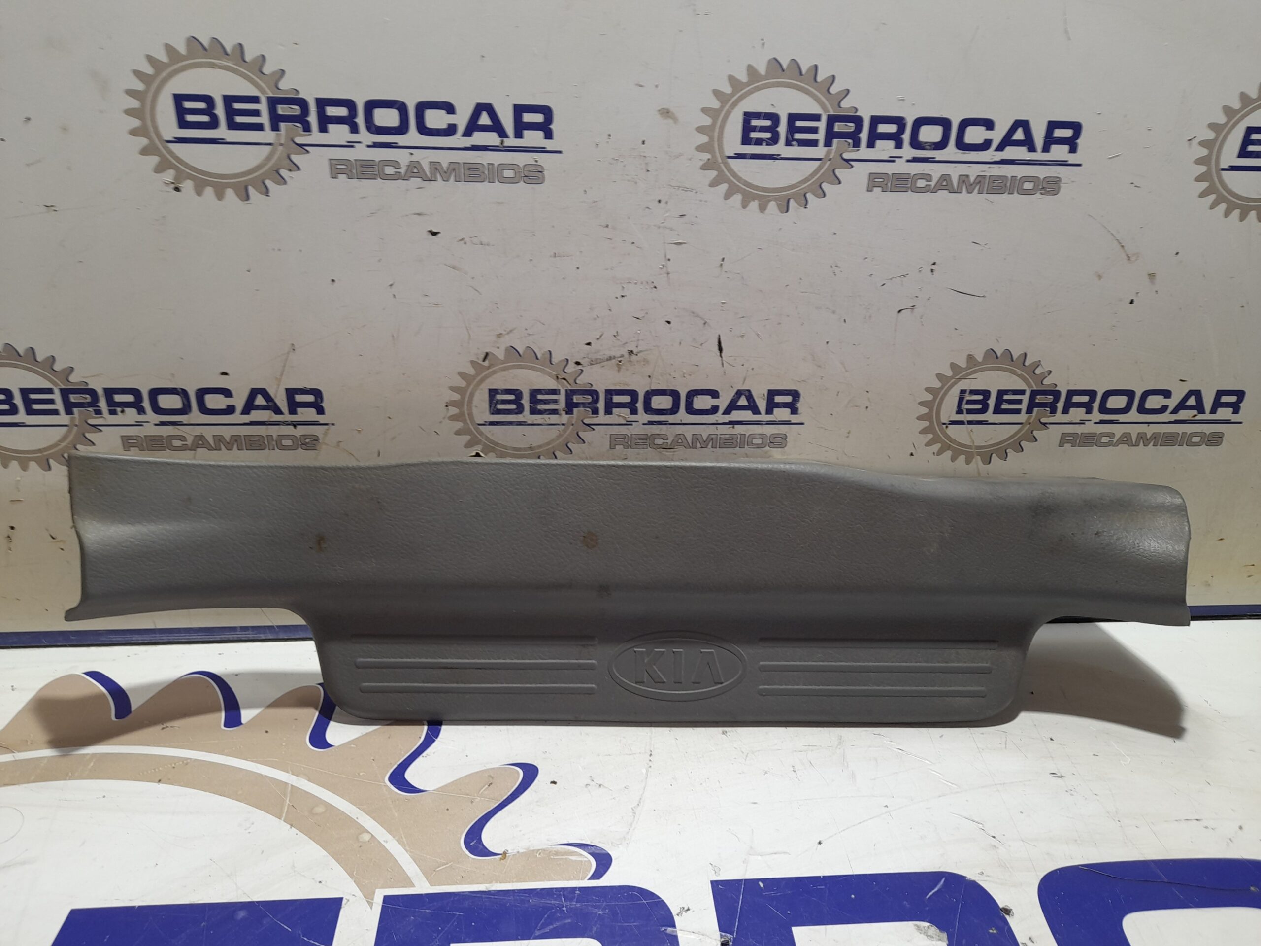 moldura_lateral_0k2fa68730_kia_carens_2_0_turbodiesel_cat