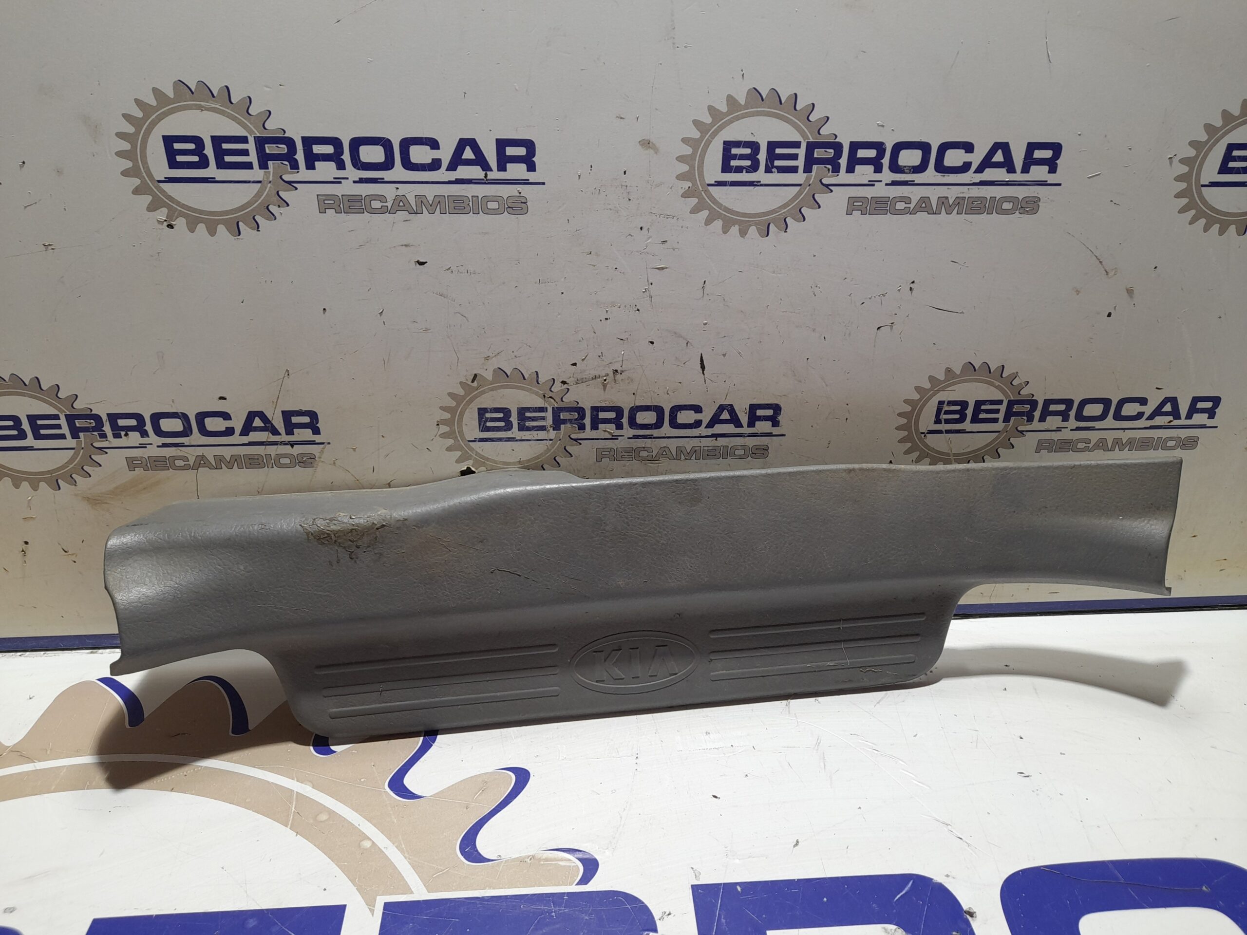 moldura_lateral_0k2fa68740_kia_carens_2_0_turbodiesel_cat